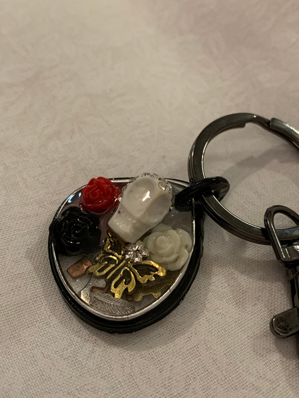 Skull and rose Keychain