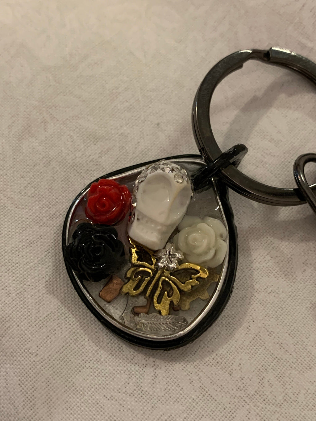 Skull and rose Keychain