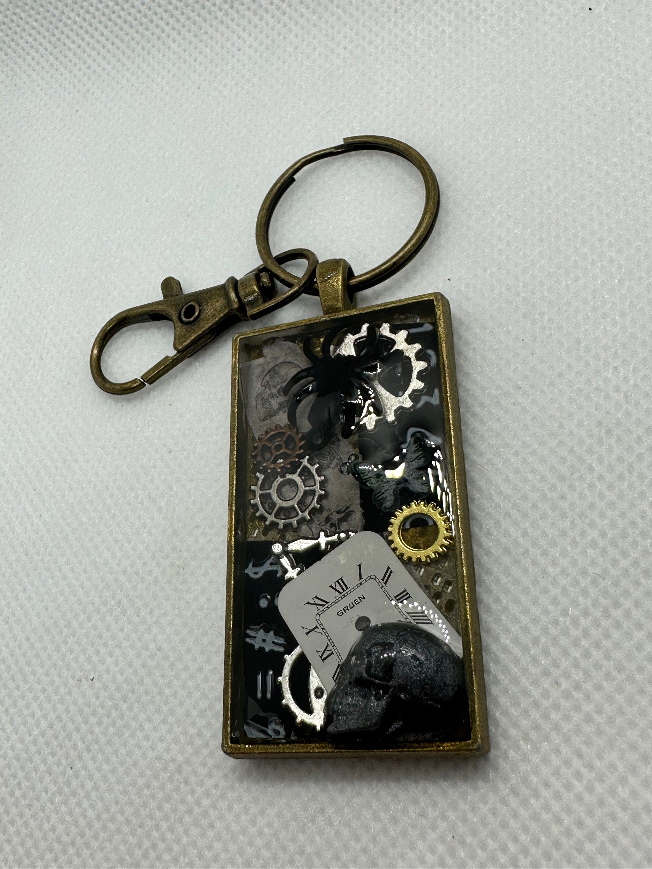 Steampunk Rectangle Spider and Skull Keychain