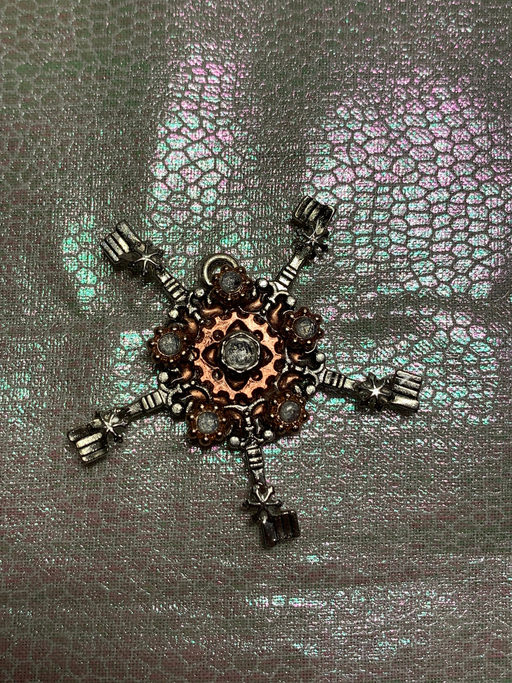 Steampunk Silver Snowflake Necklace Skeleton keys