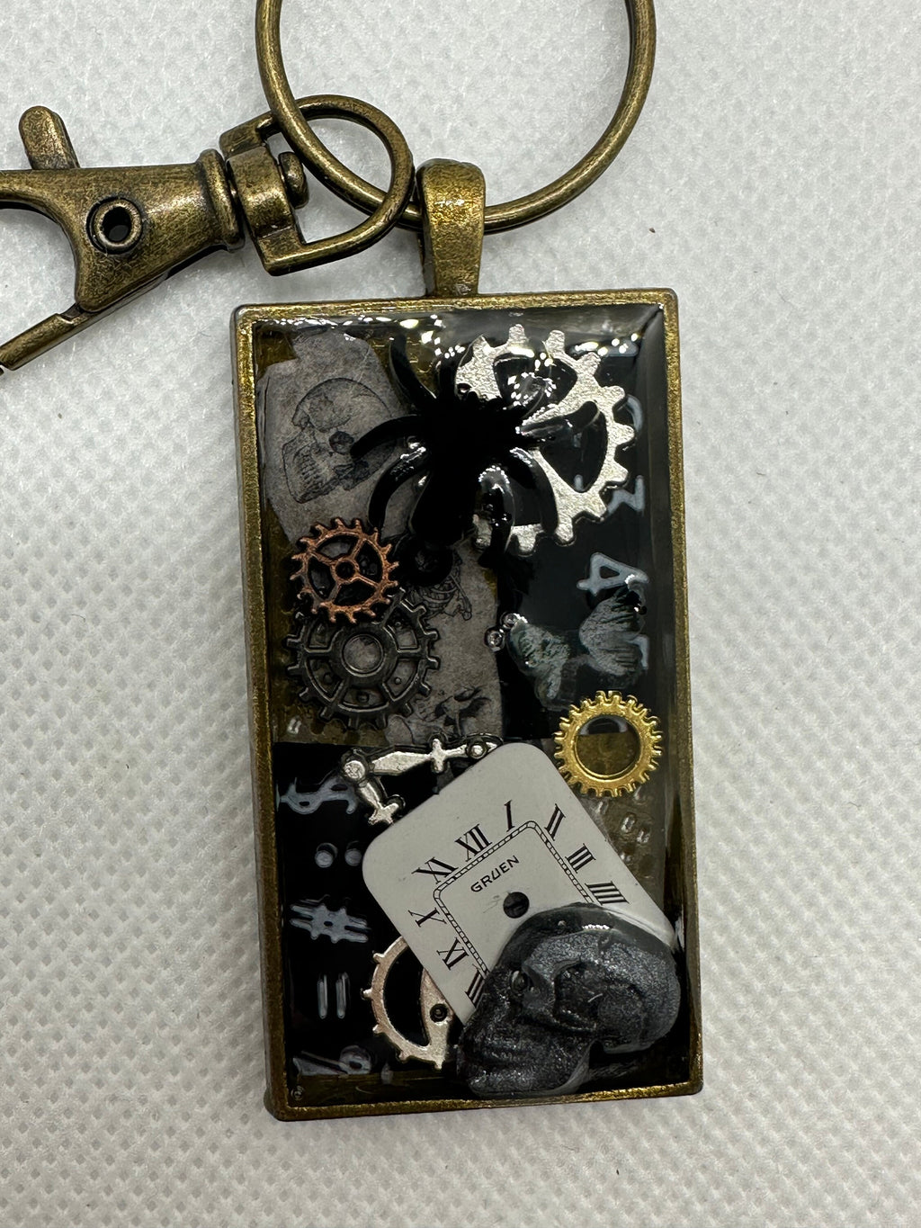 Steampunk Rectangle Spider and Skull Keychain