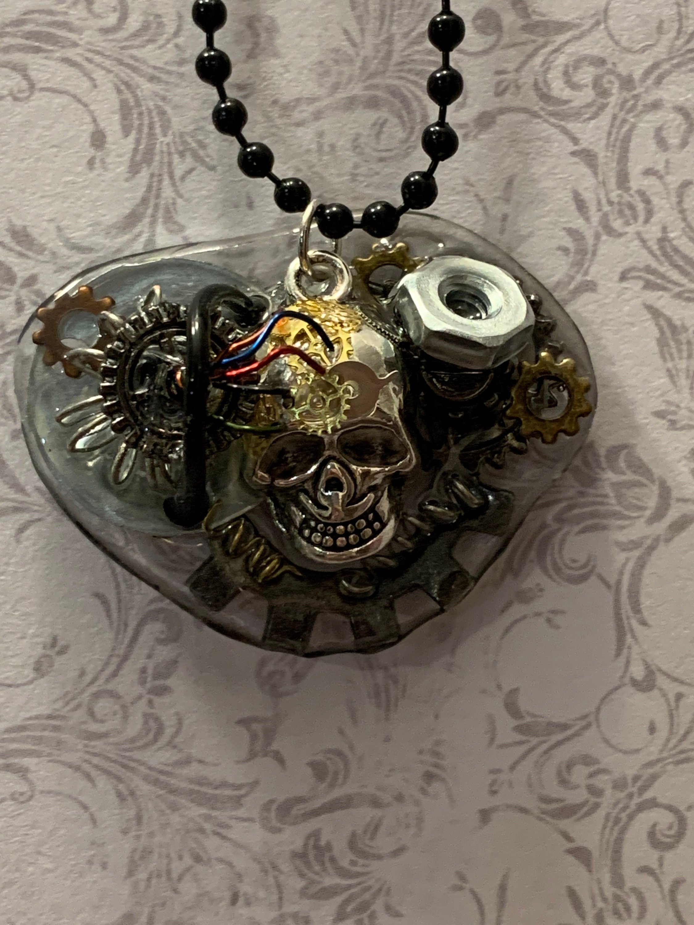 Steampunk charging skull necklace