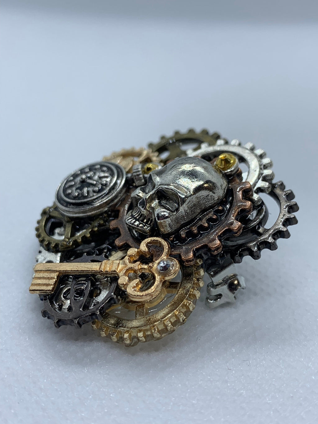 Steampunk Skull Pin/Lapel with clock and skeleton key