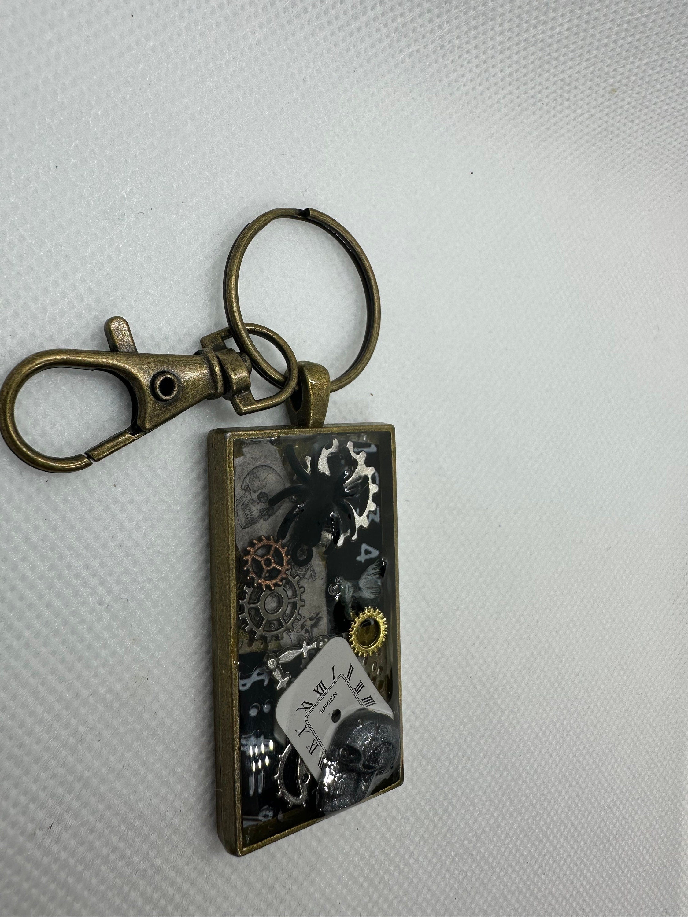 Steampunk Rectangle Spider and Skull Keychain