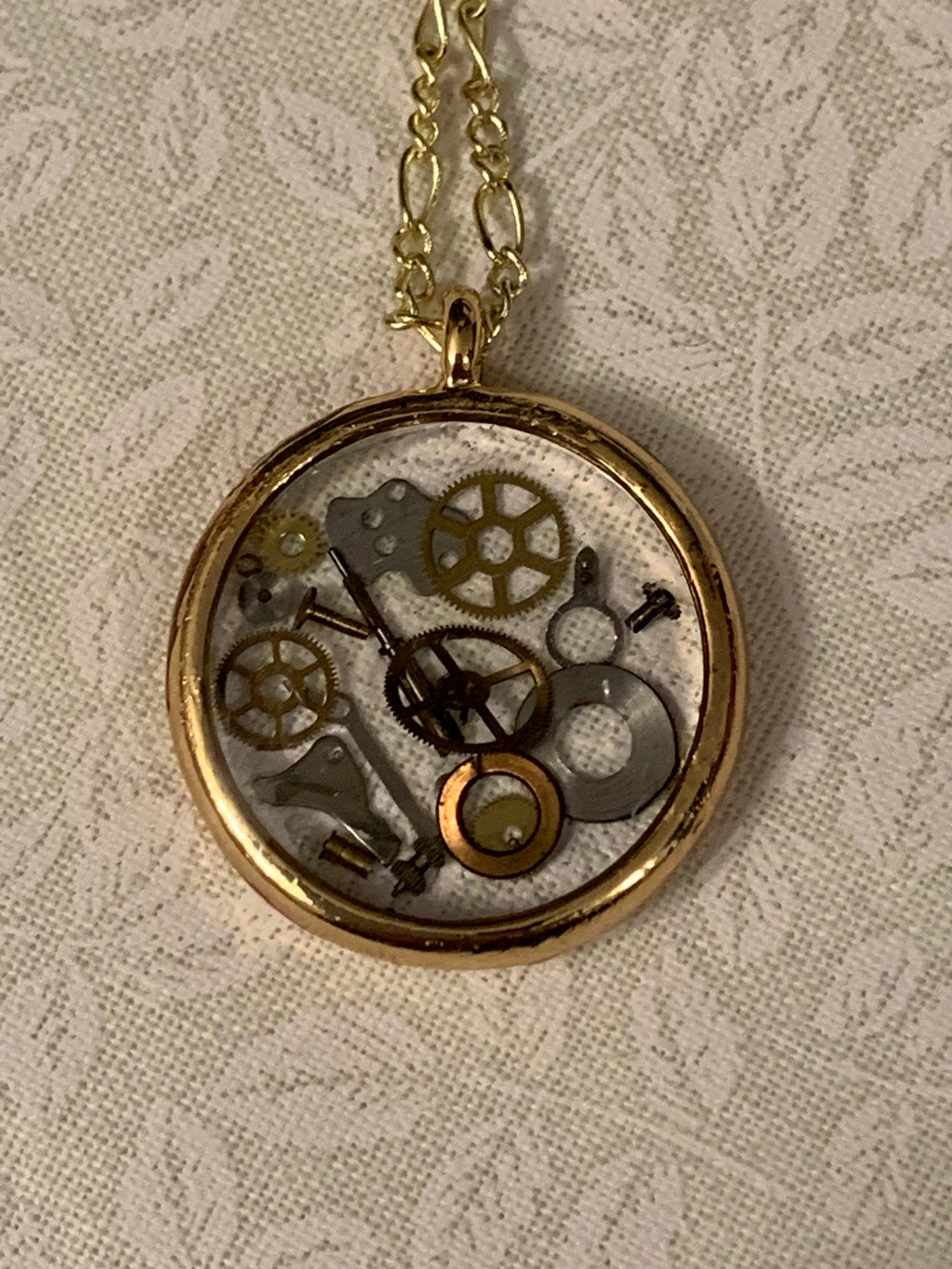 Steampunk Clear Round necklaces