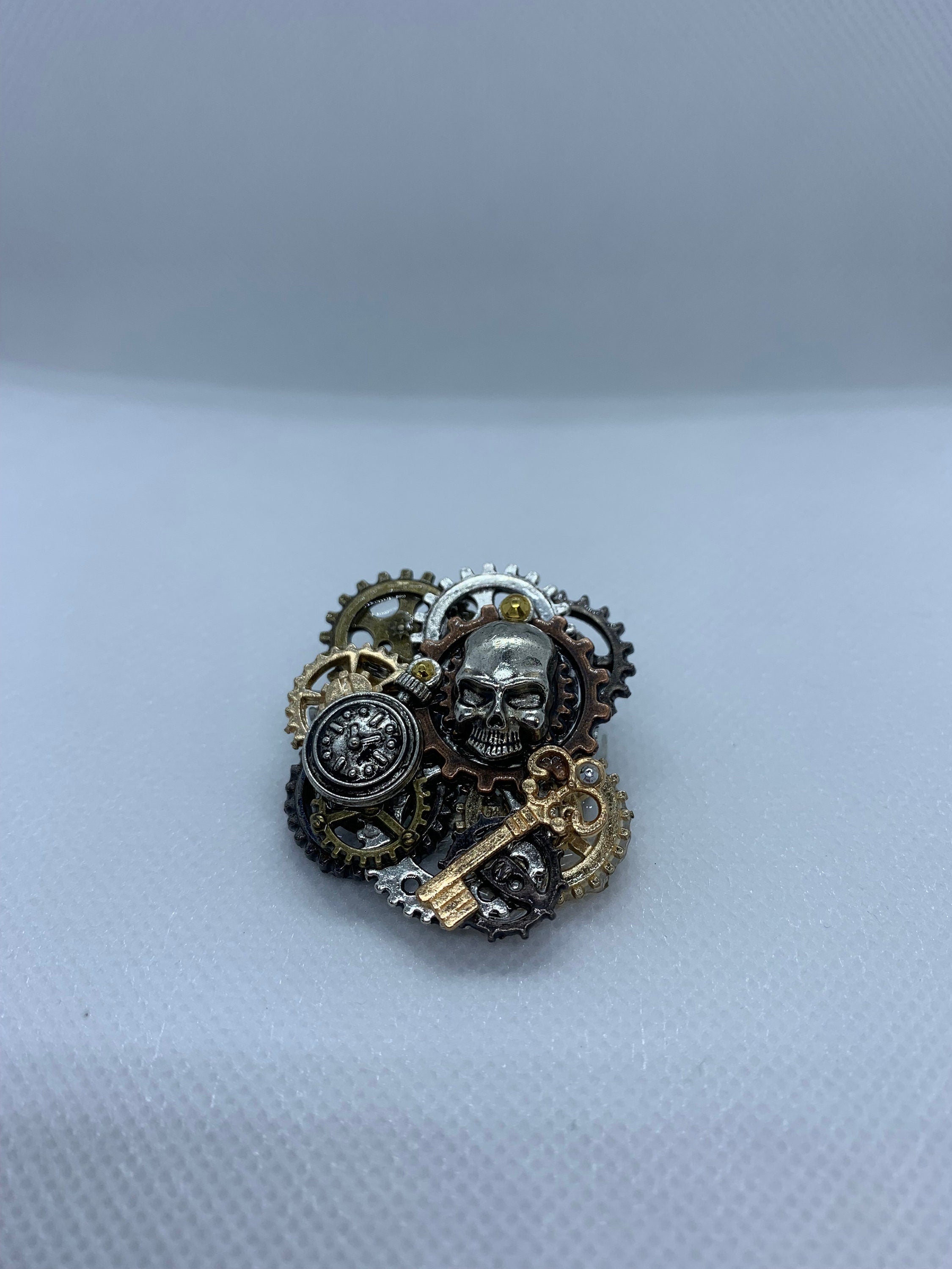Steampunk Skull Pin/Lapel with clock and skeleton key