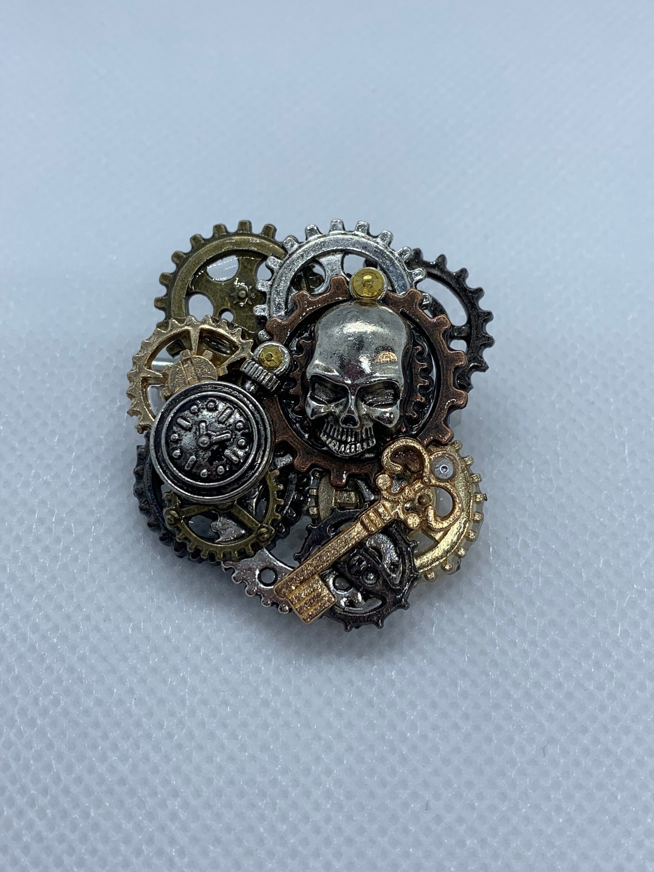 Steampunk Skull Pin/Lapel with clock and skeleton key