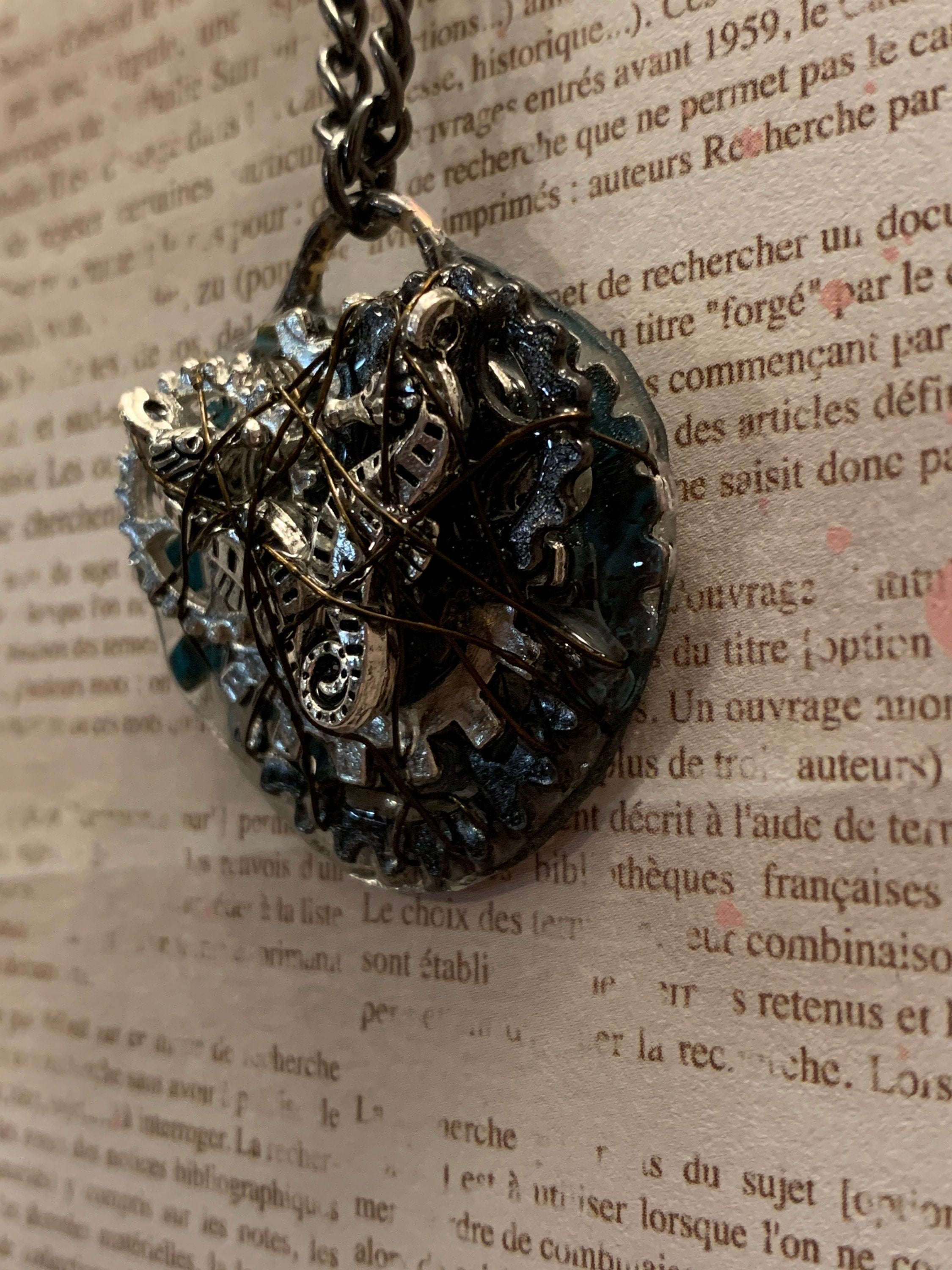 A couple of Seahorses Steampunk Necklace
