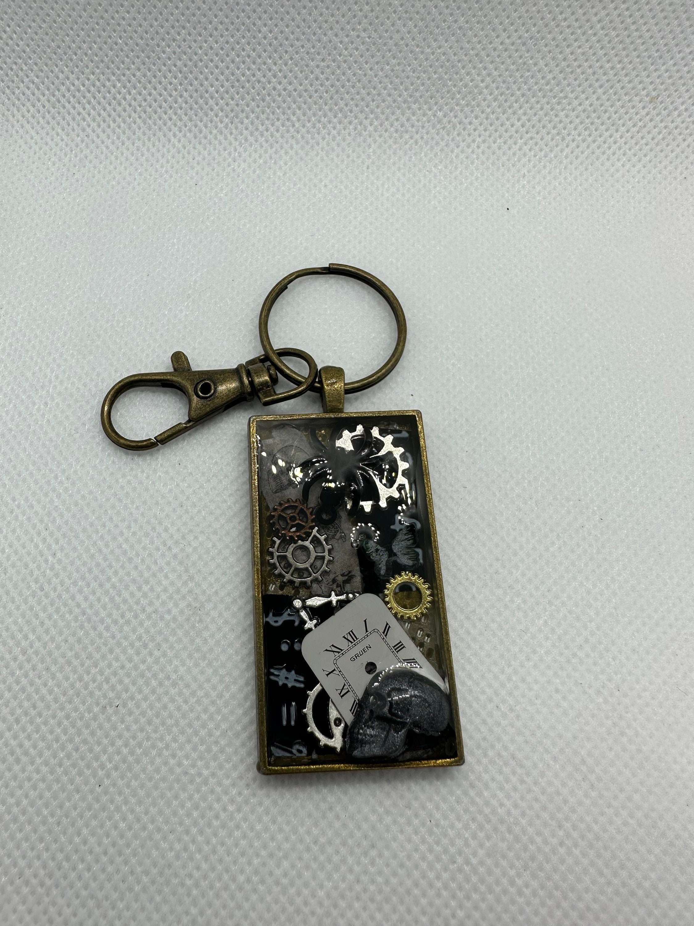 Steampunk Rectangle Spider and Skull Keychain