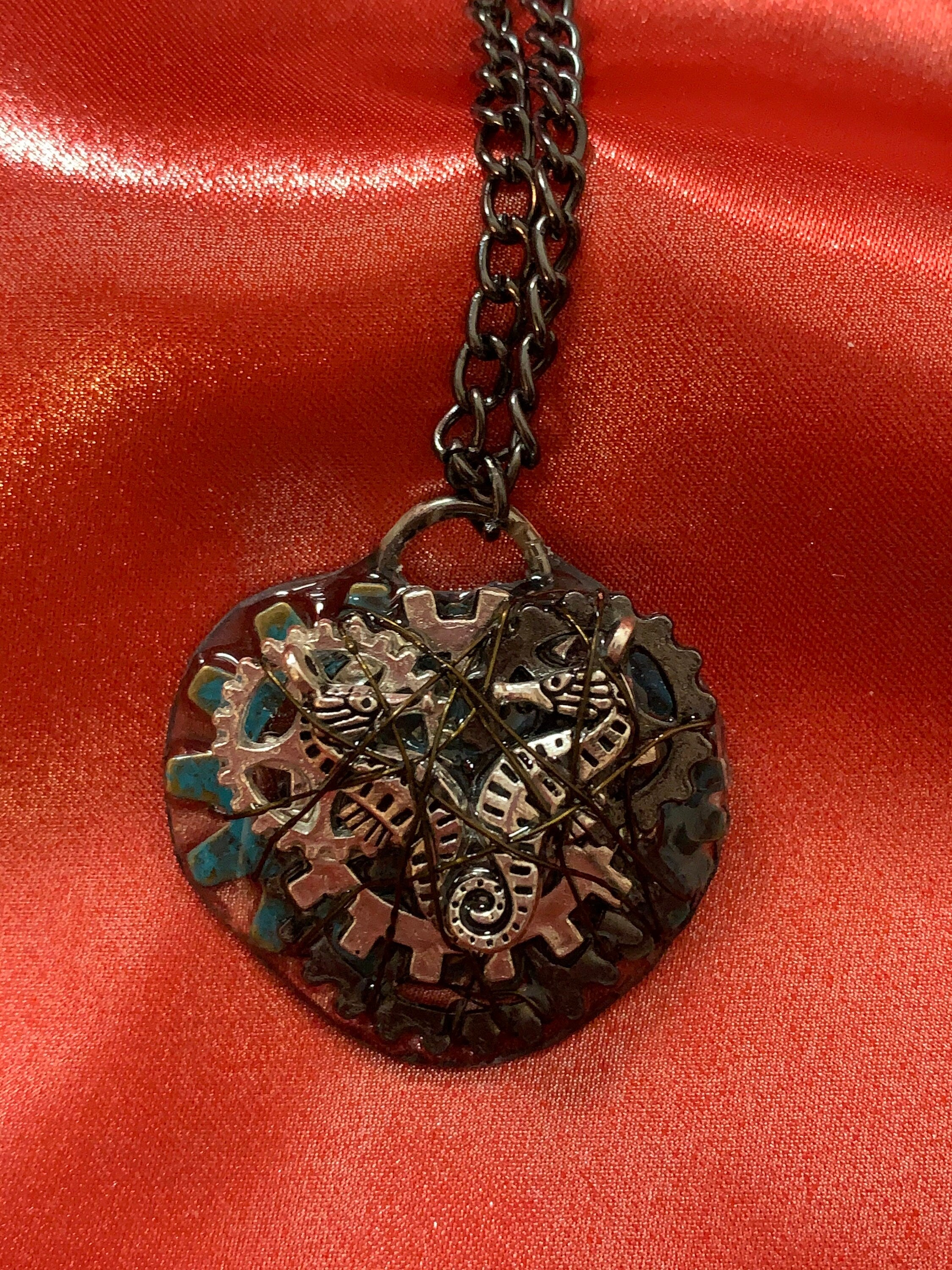 A couple of Seahorses Steampunk Necklace