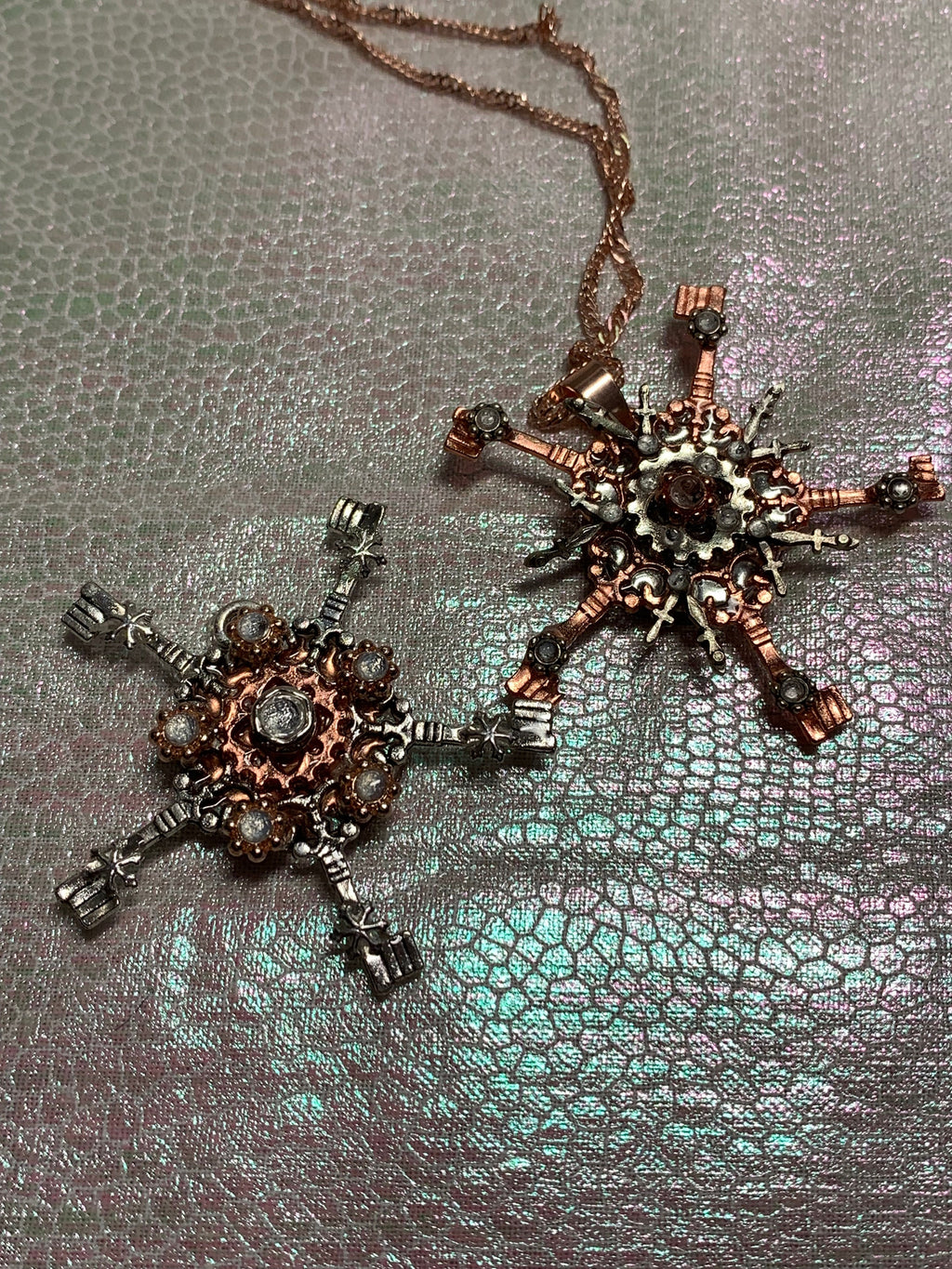 Steampunk Silver Snowflake Necklace Skeleton keys