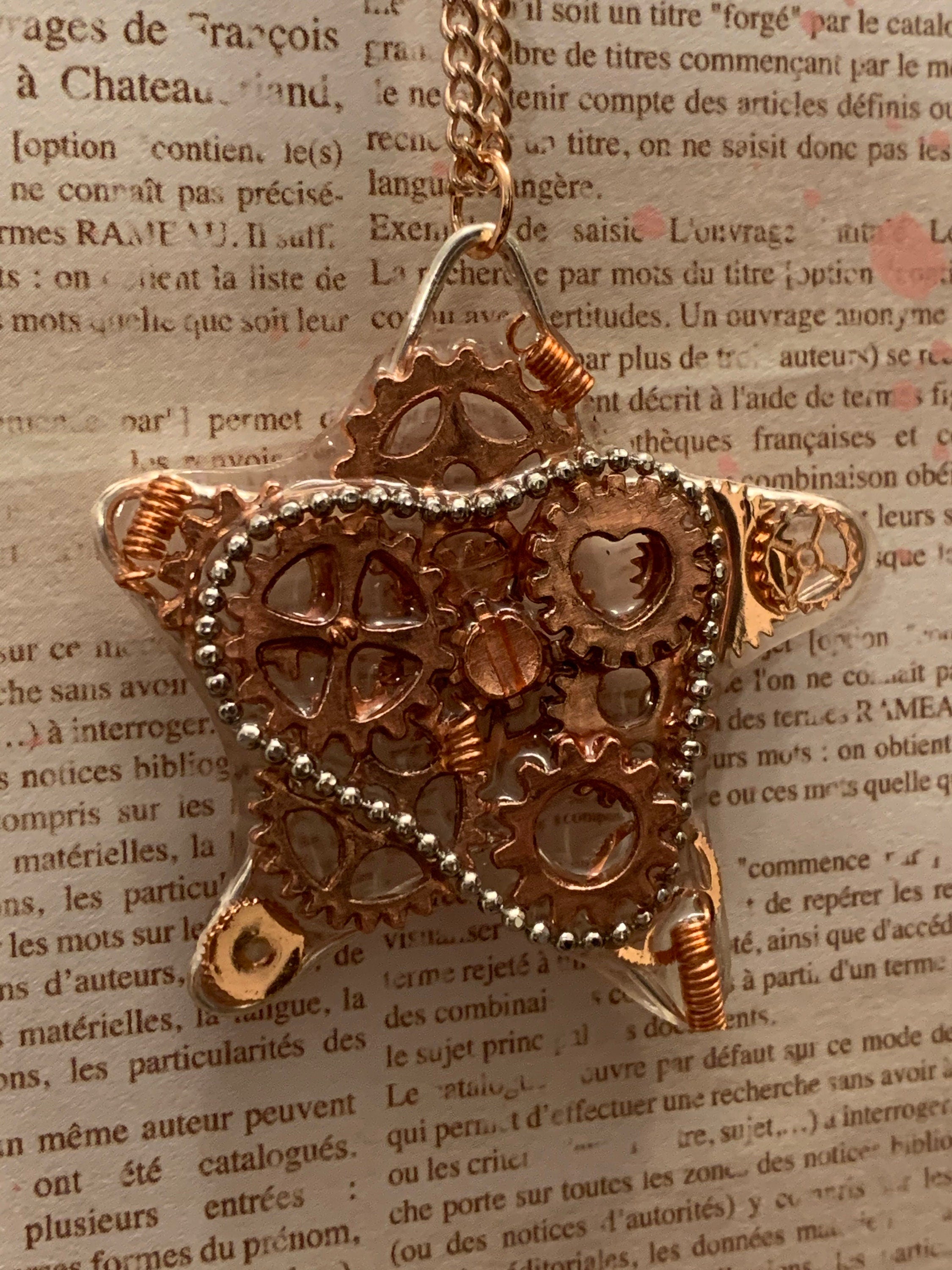 Steampunk star necklace