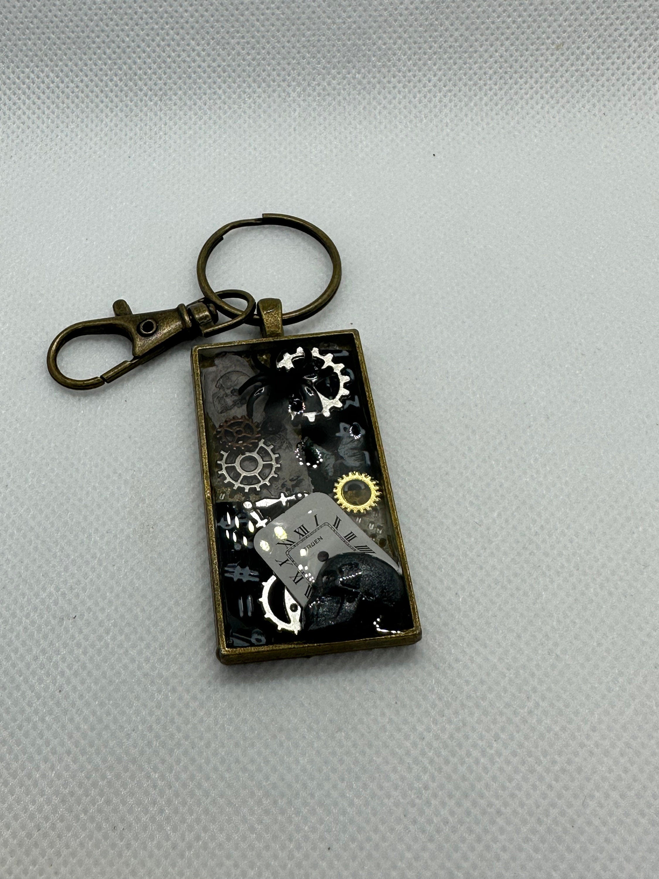 Steampunk Rectangle Spider and Skull Keychain