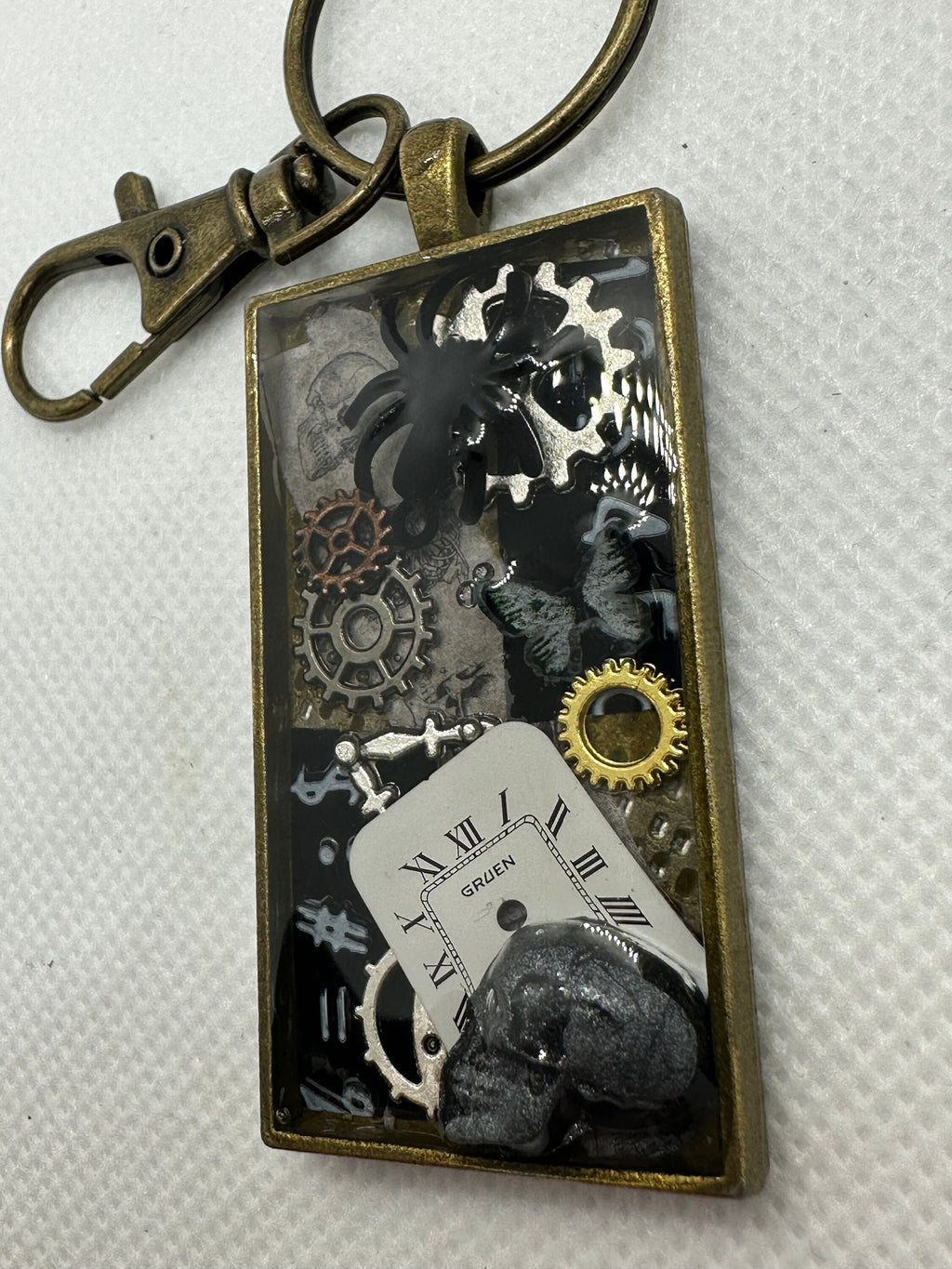 Steampunk Rectangle Spider and Skull Keychain