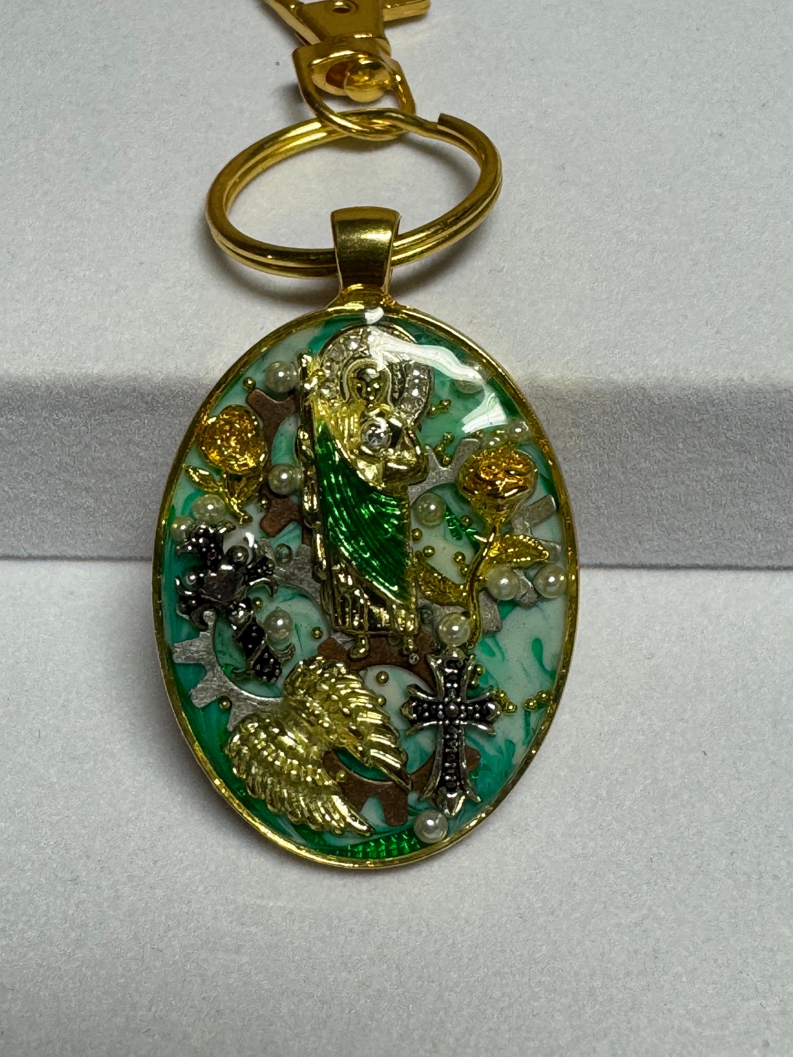 Gold Oval Religious Faith Keychain