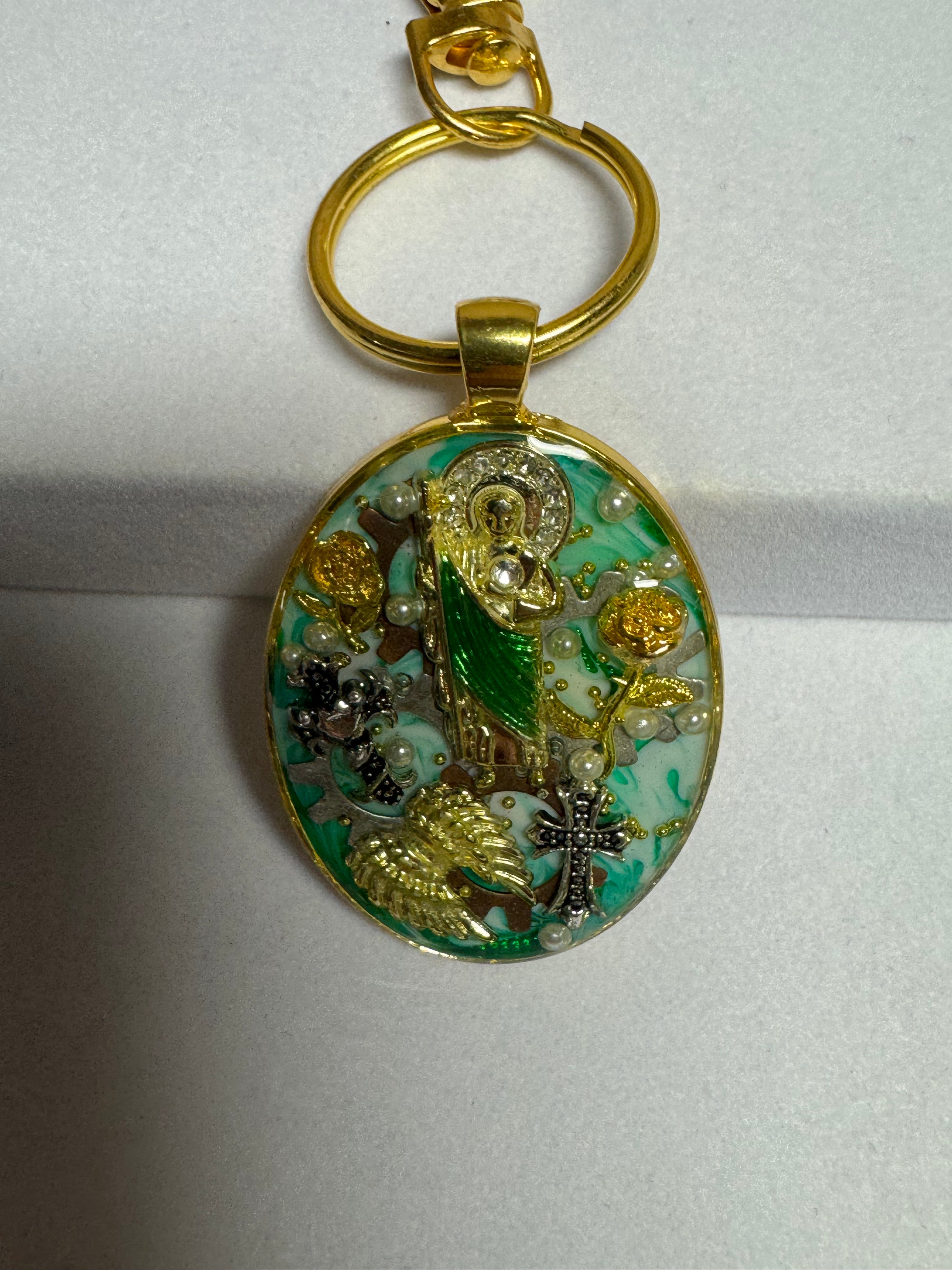 Gold Oval Religious Faith Keychain