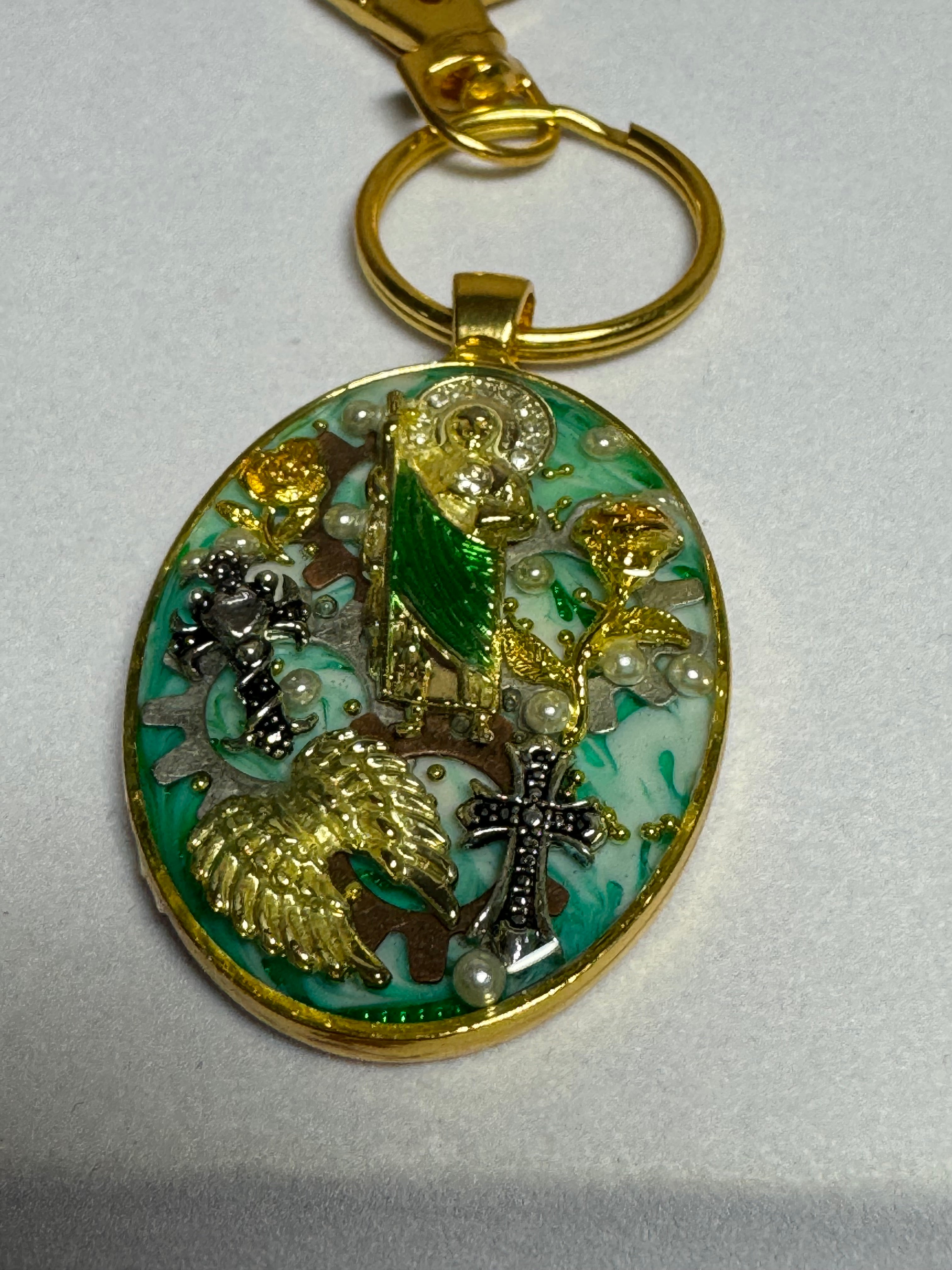 Gold Oval Religious Faith Keychain