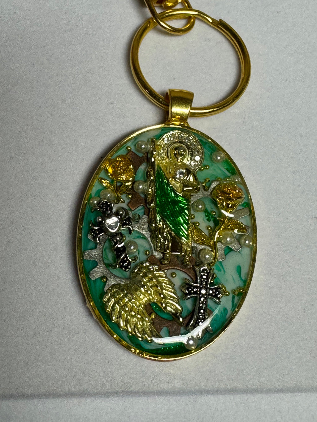 Gold Oval Religious Faith Keychain