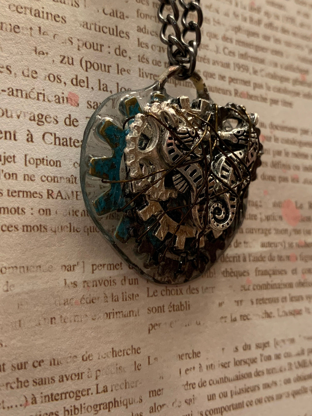 A couple of Seahorses Steampunk Necklace