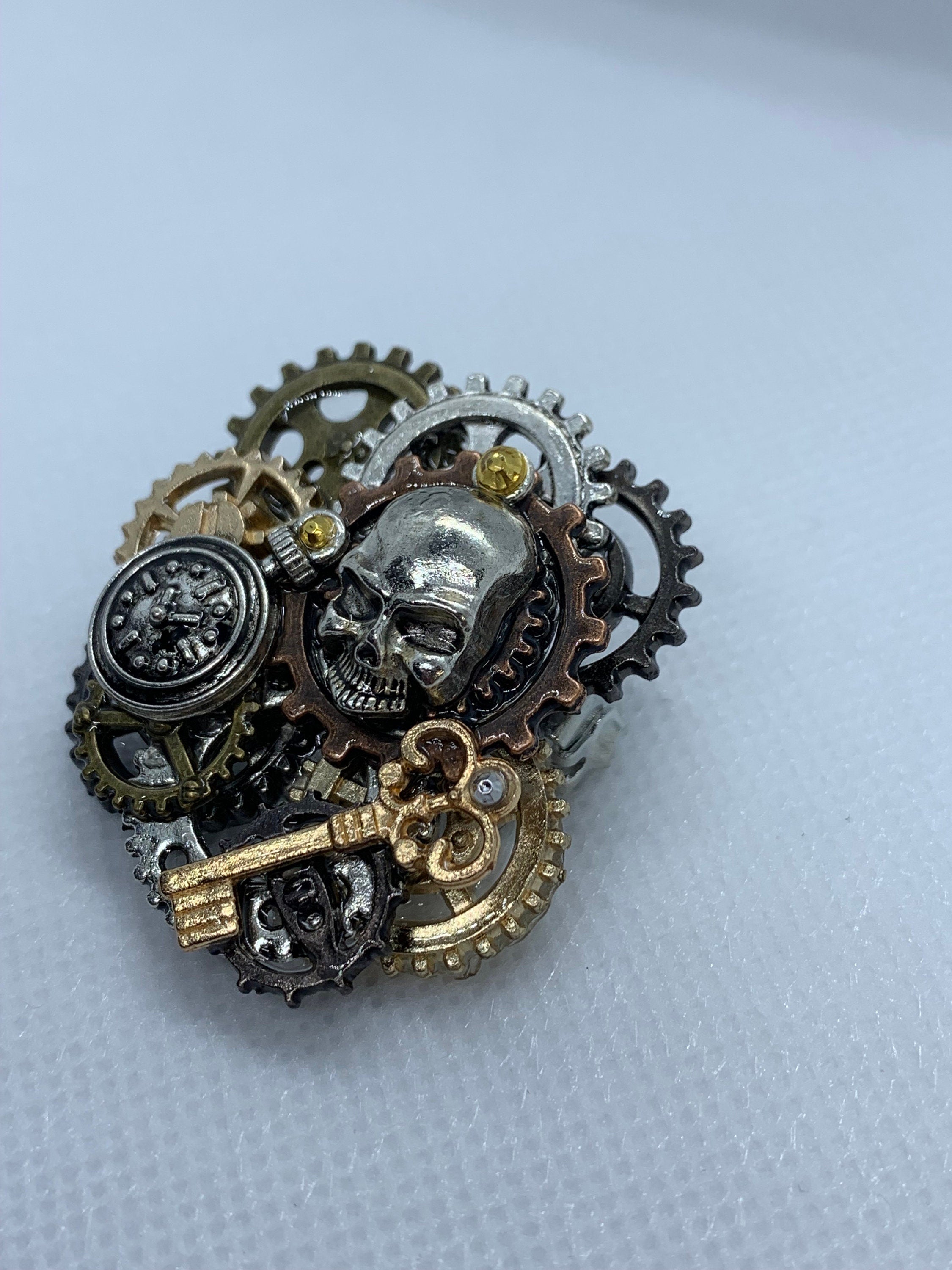 Steampunk Skull Pin/Lapel with clock and skeleton key