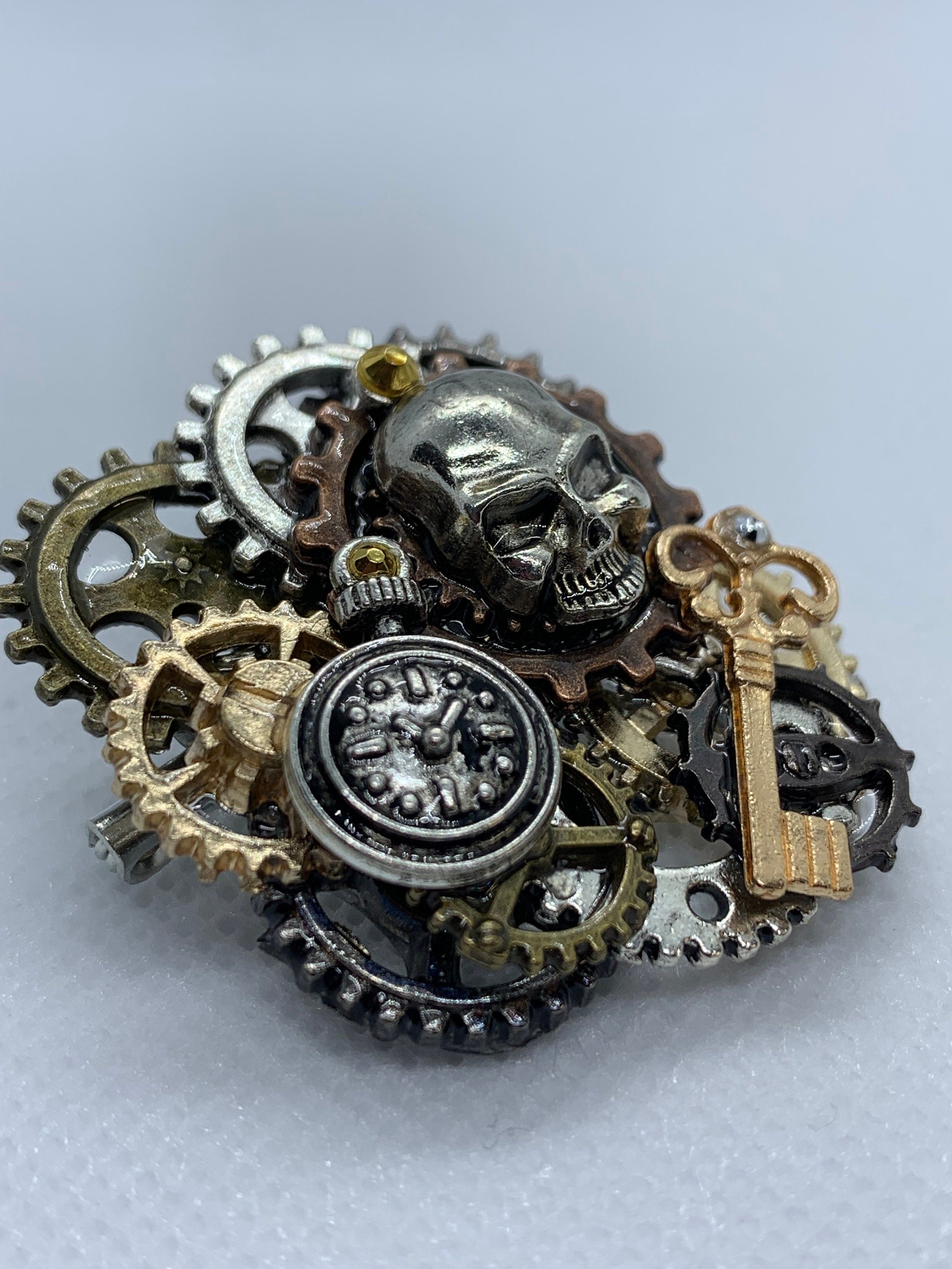Steampunk Skull Pin/Lapel with clock and skeleton key