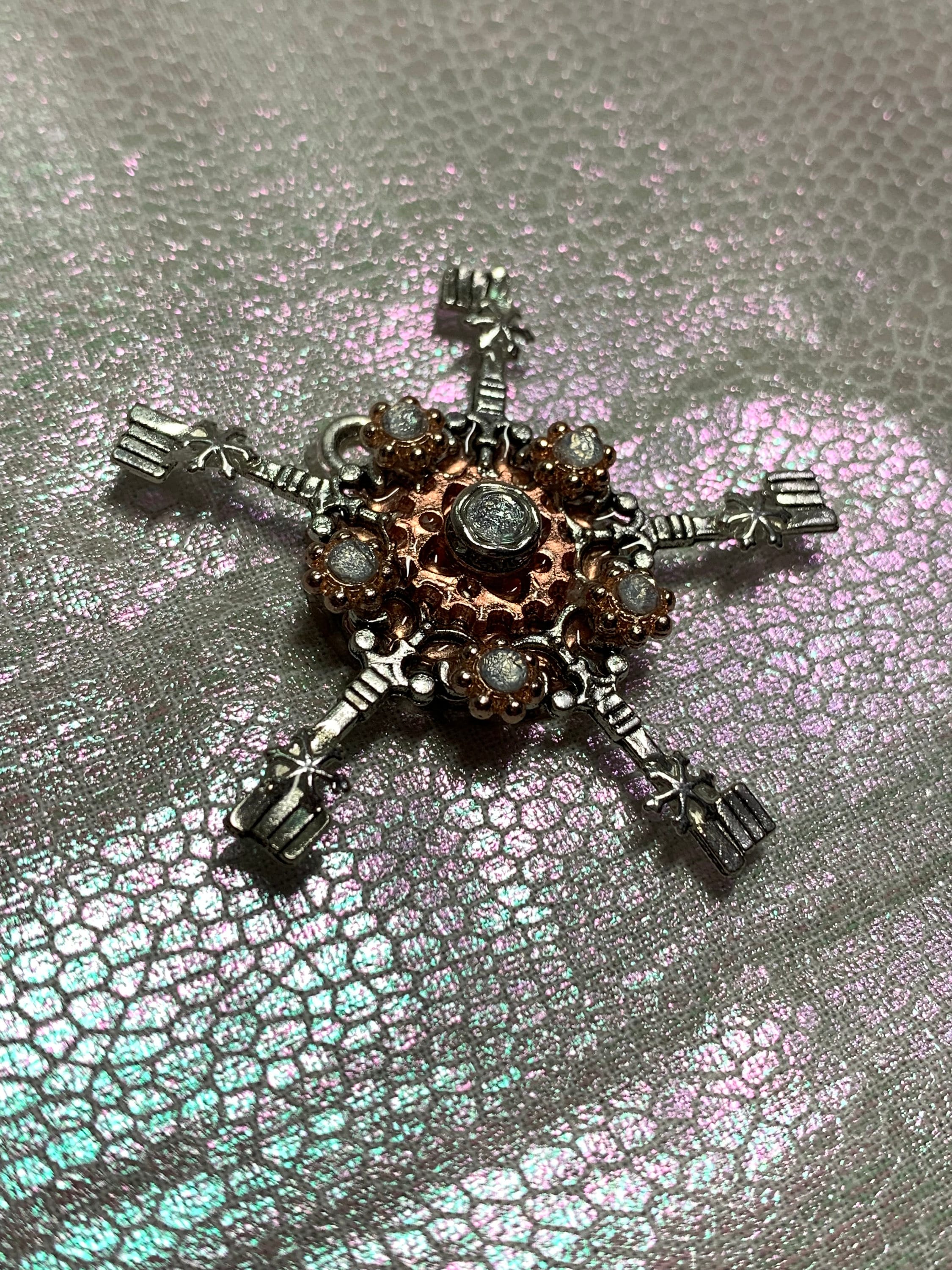 Steampunk Silver Snowflake Necklace Skeleton keys