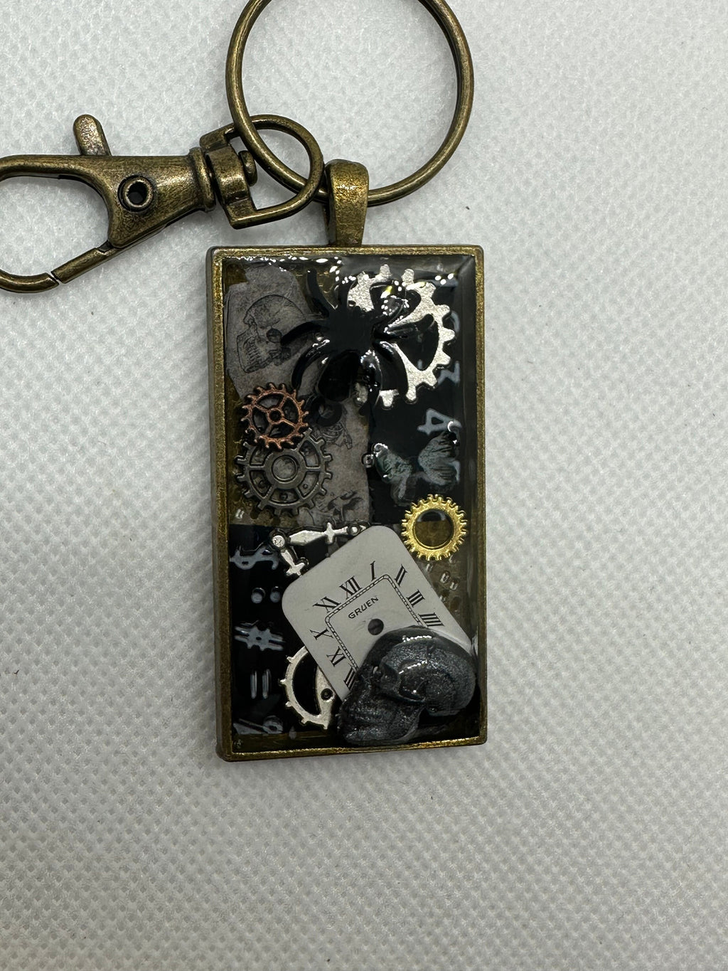 Steampunk Rectangle Spider and Skull Keychain
