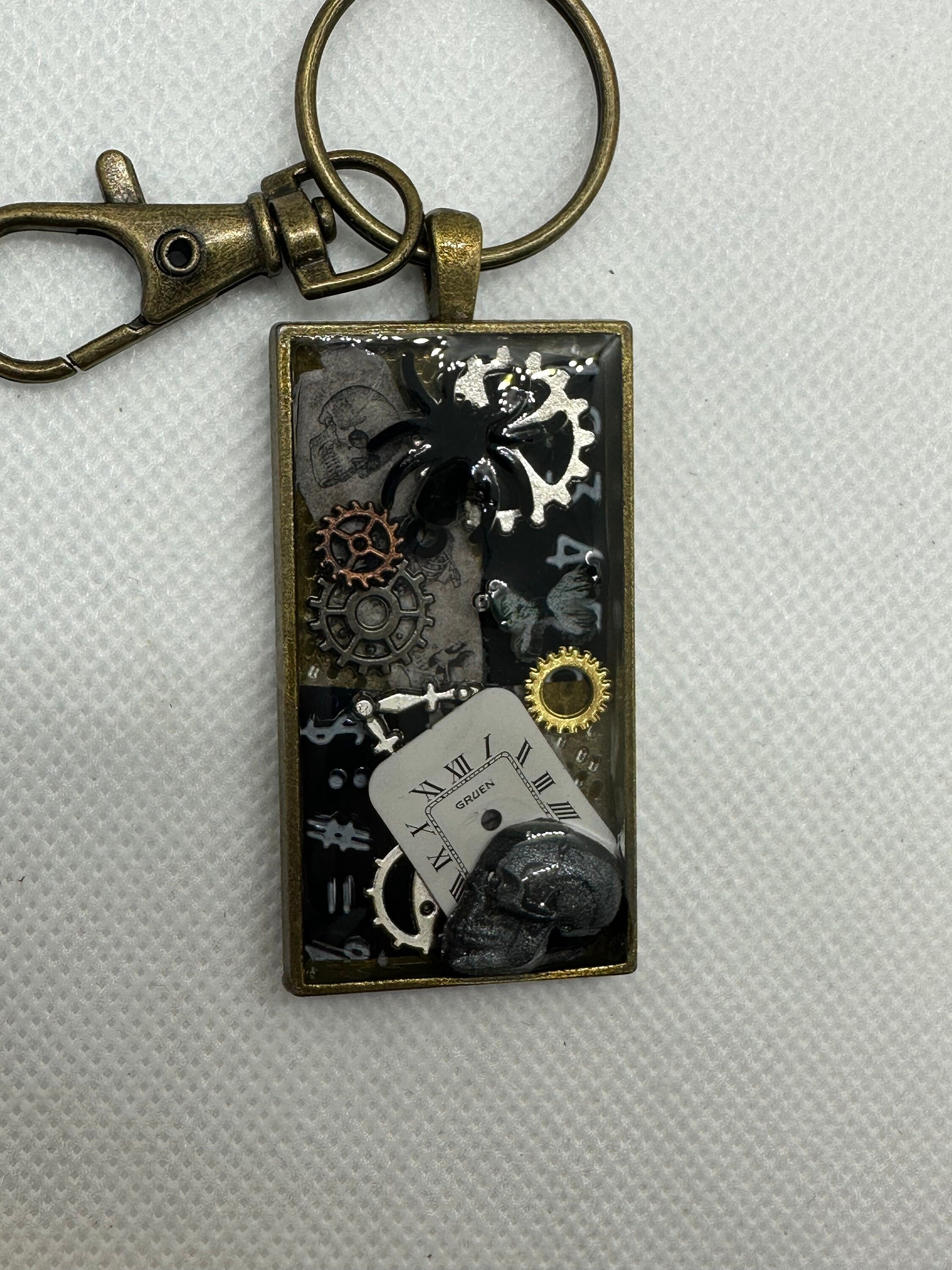 Steampunk Rectangle Spider and Skull Keychain