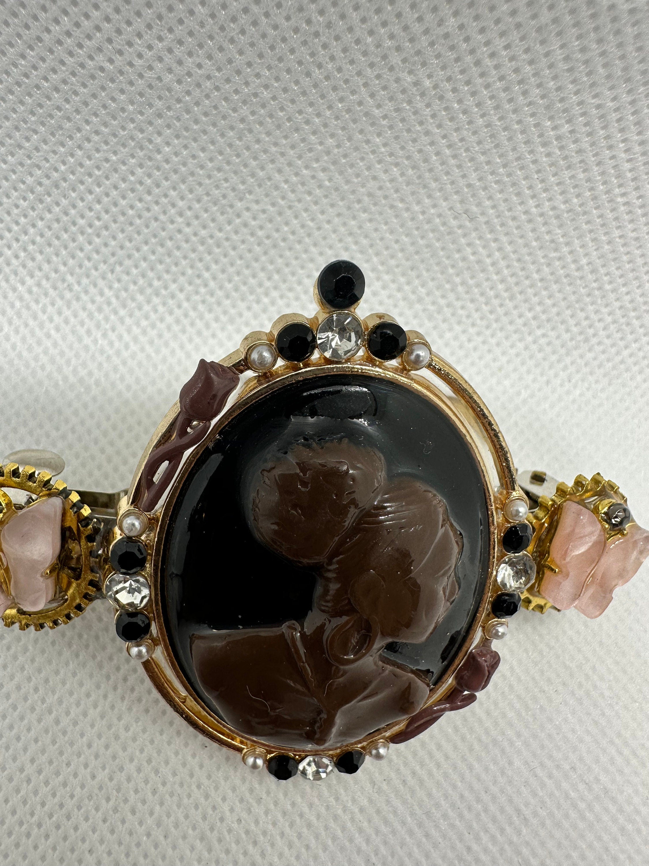 Steampunk African Lady cameo with Antique Look Hairclip