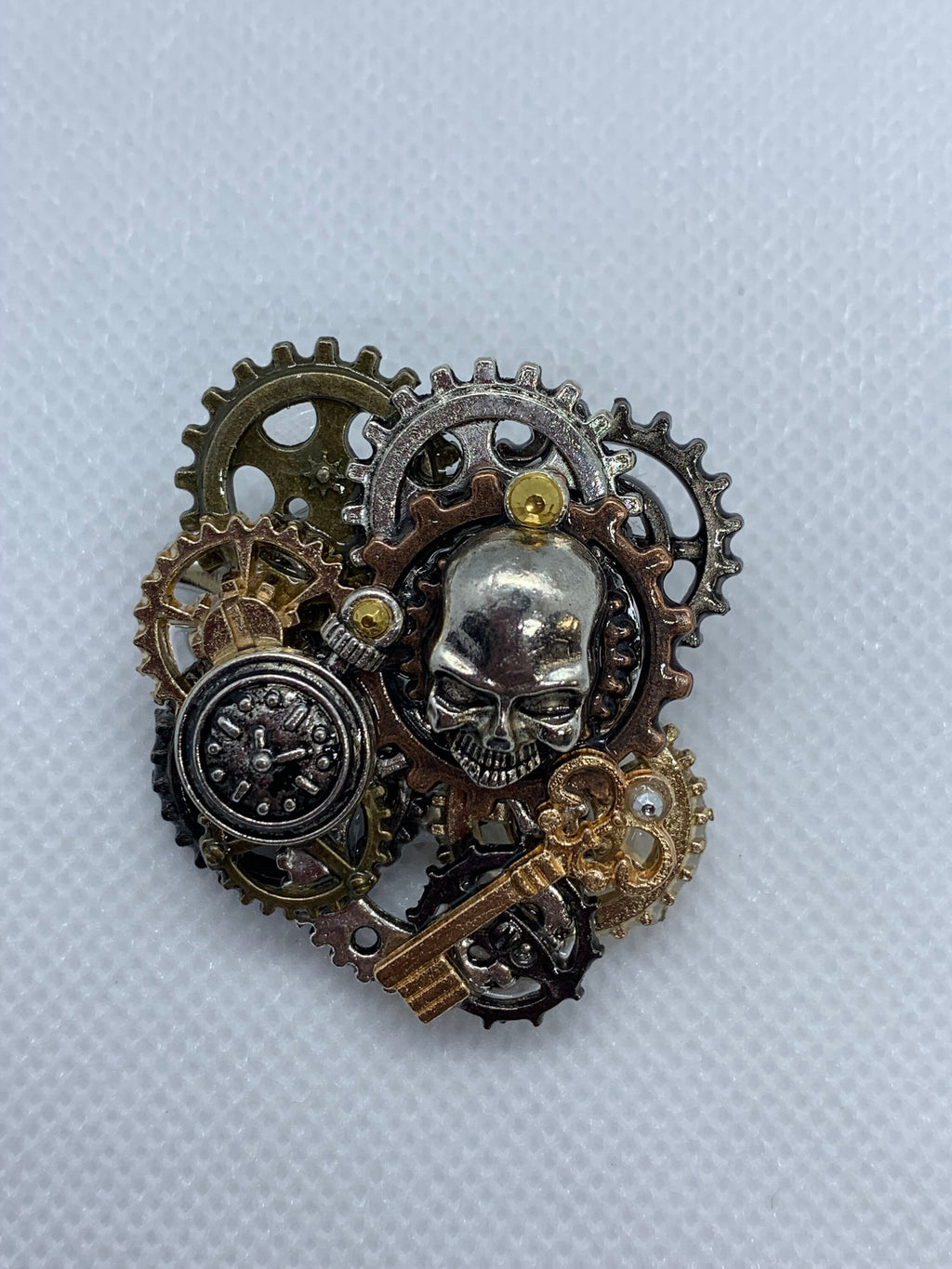 Steampunk Skull Pin/Lapel with clock and skeleton key