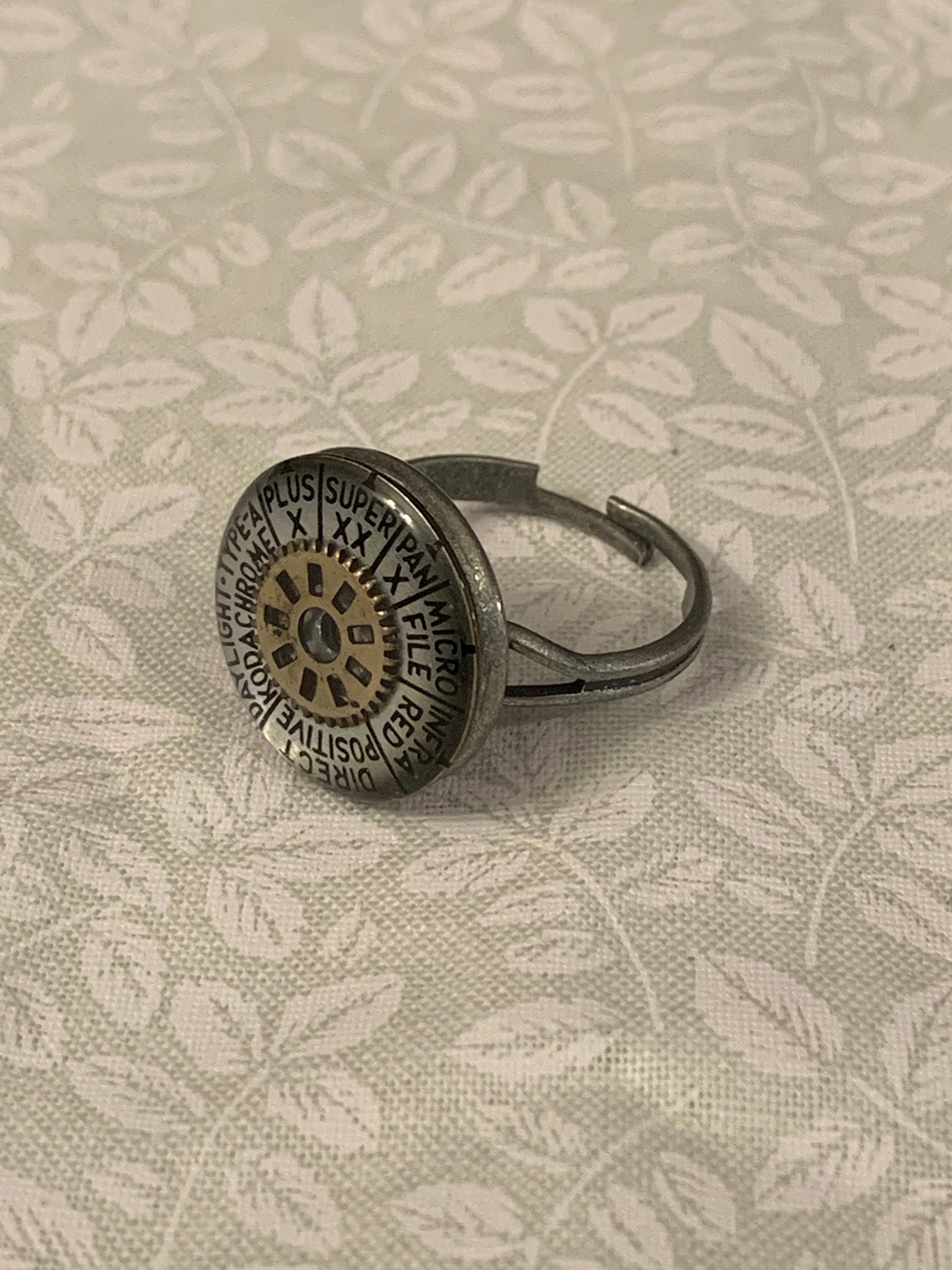 Silver steampunk dial ring