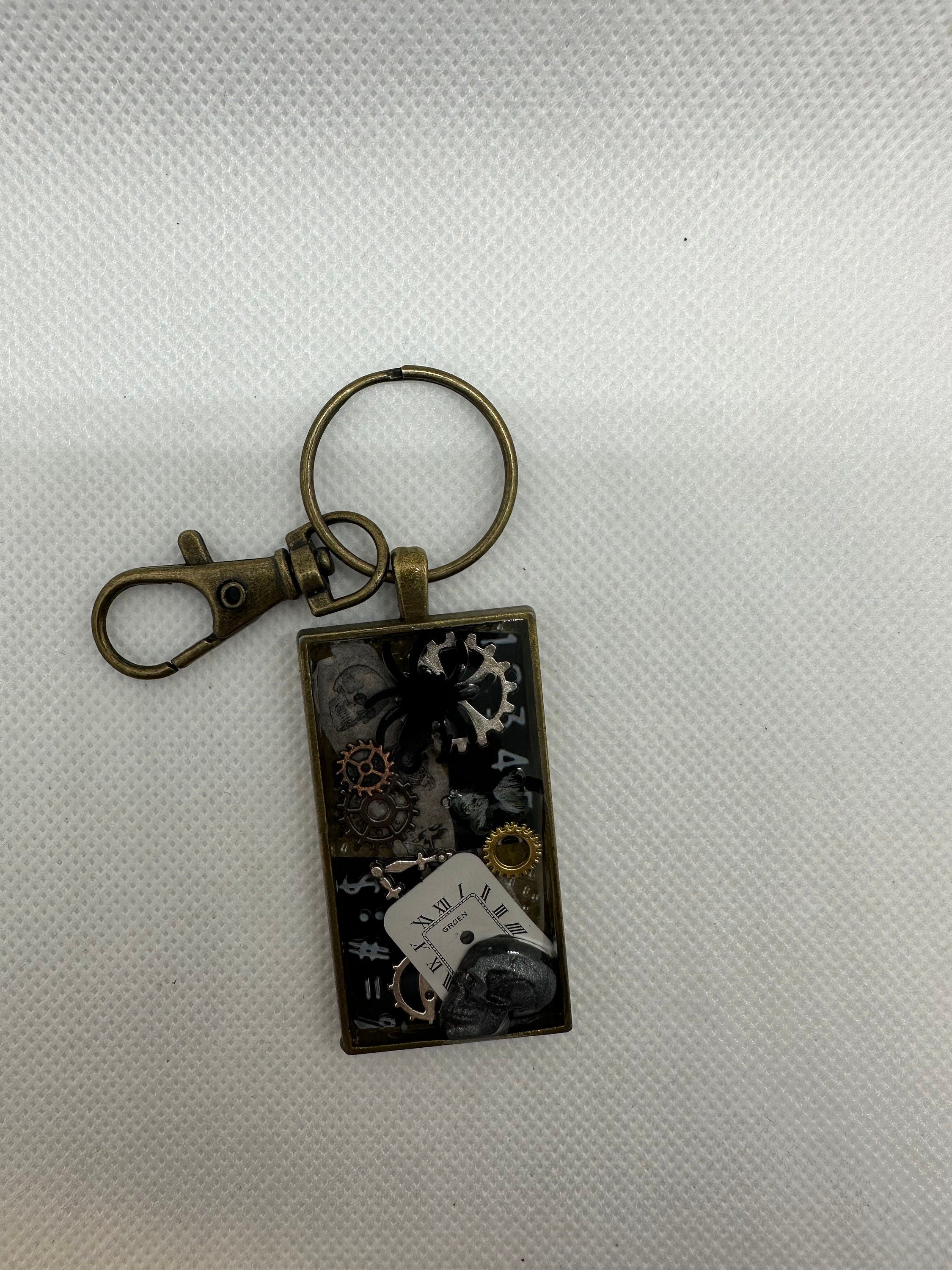 Steampunk Rectangle Spider and Skull Keychain