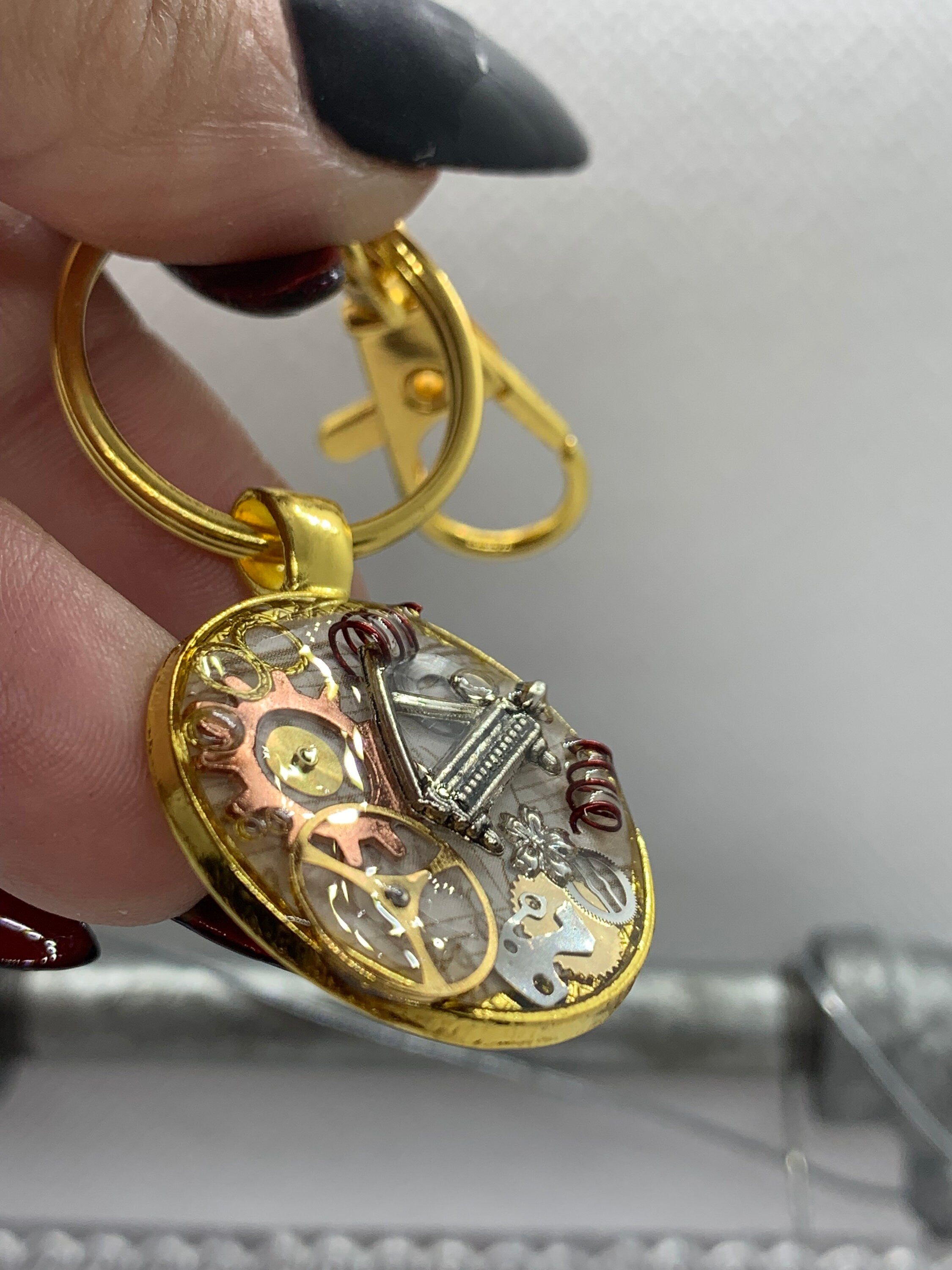 Gold Round Steampunk Piano Keychain