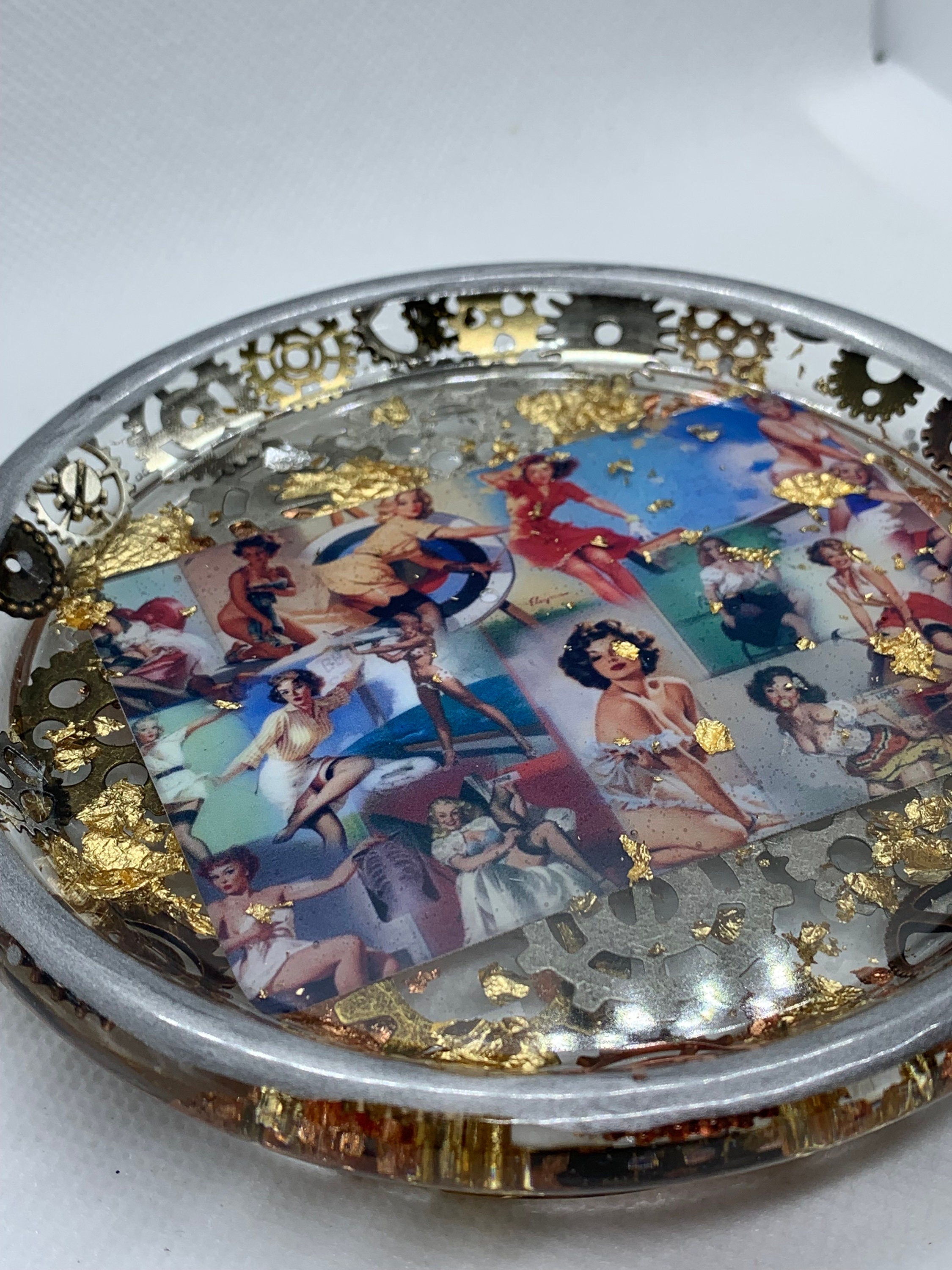 Pin up Girl Steampunk Round Tray