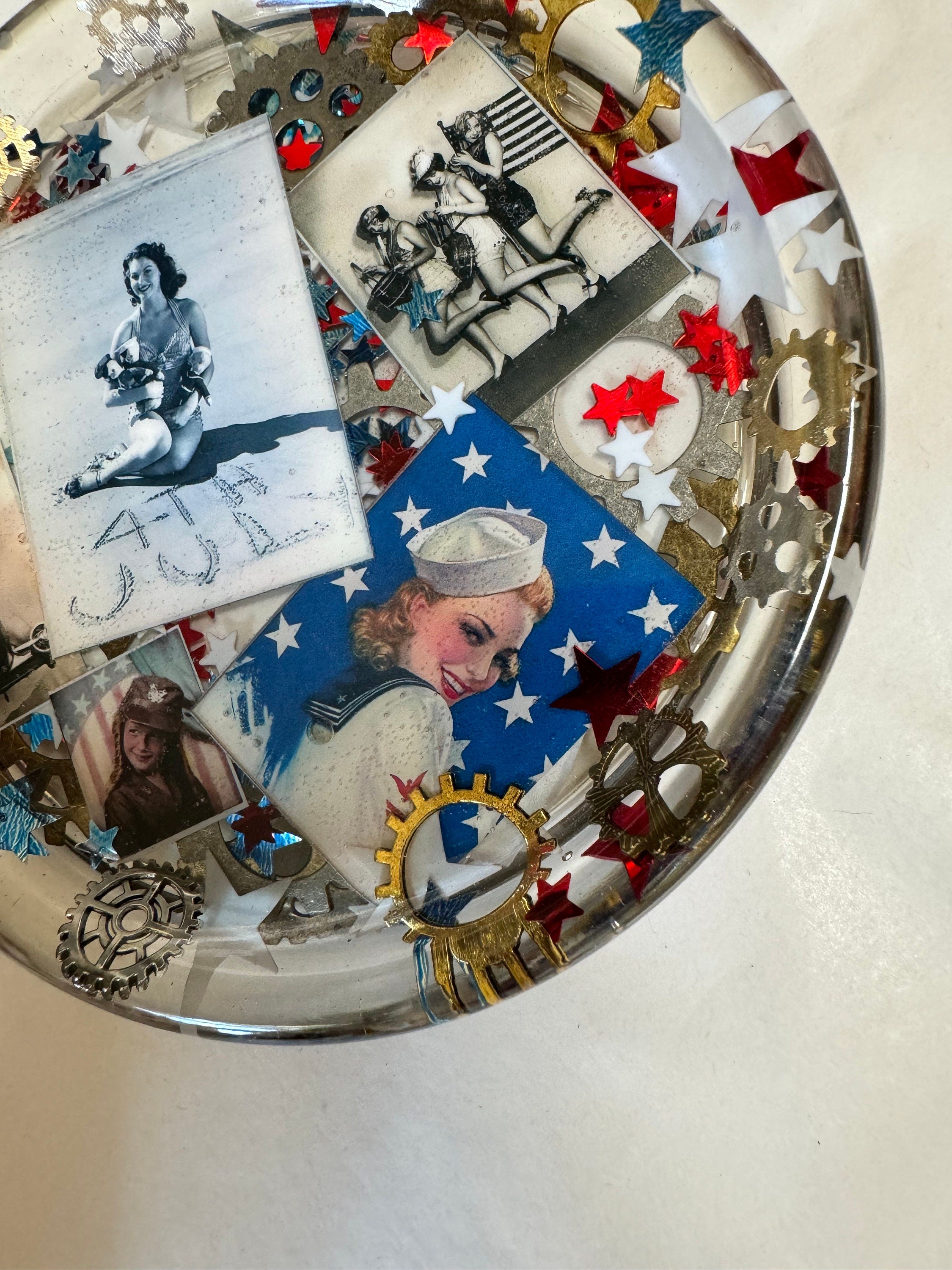 Pin up Girl Steampunk Round Tray