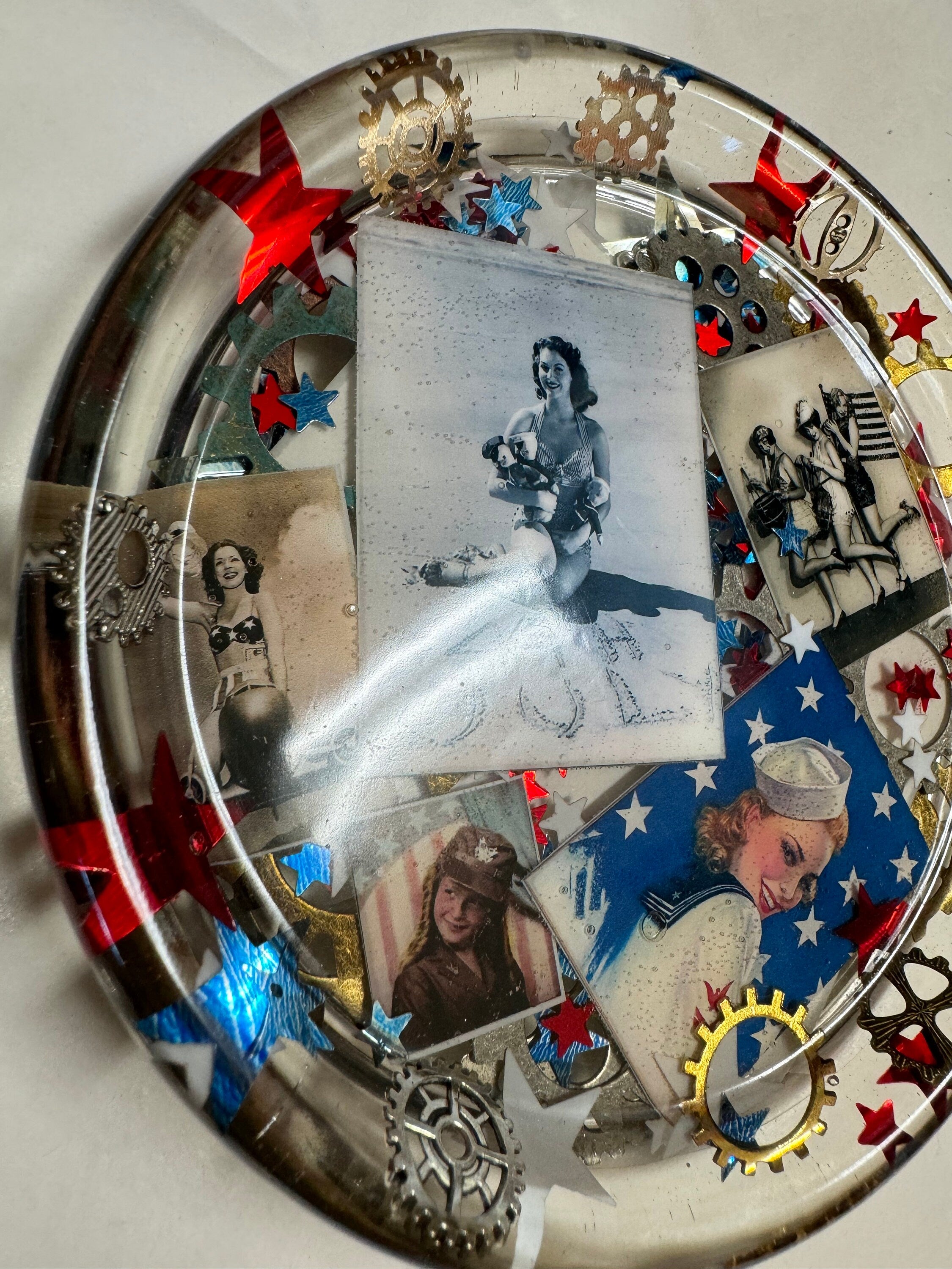 Pin up Girl Steampunk Round Tray