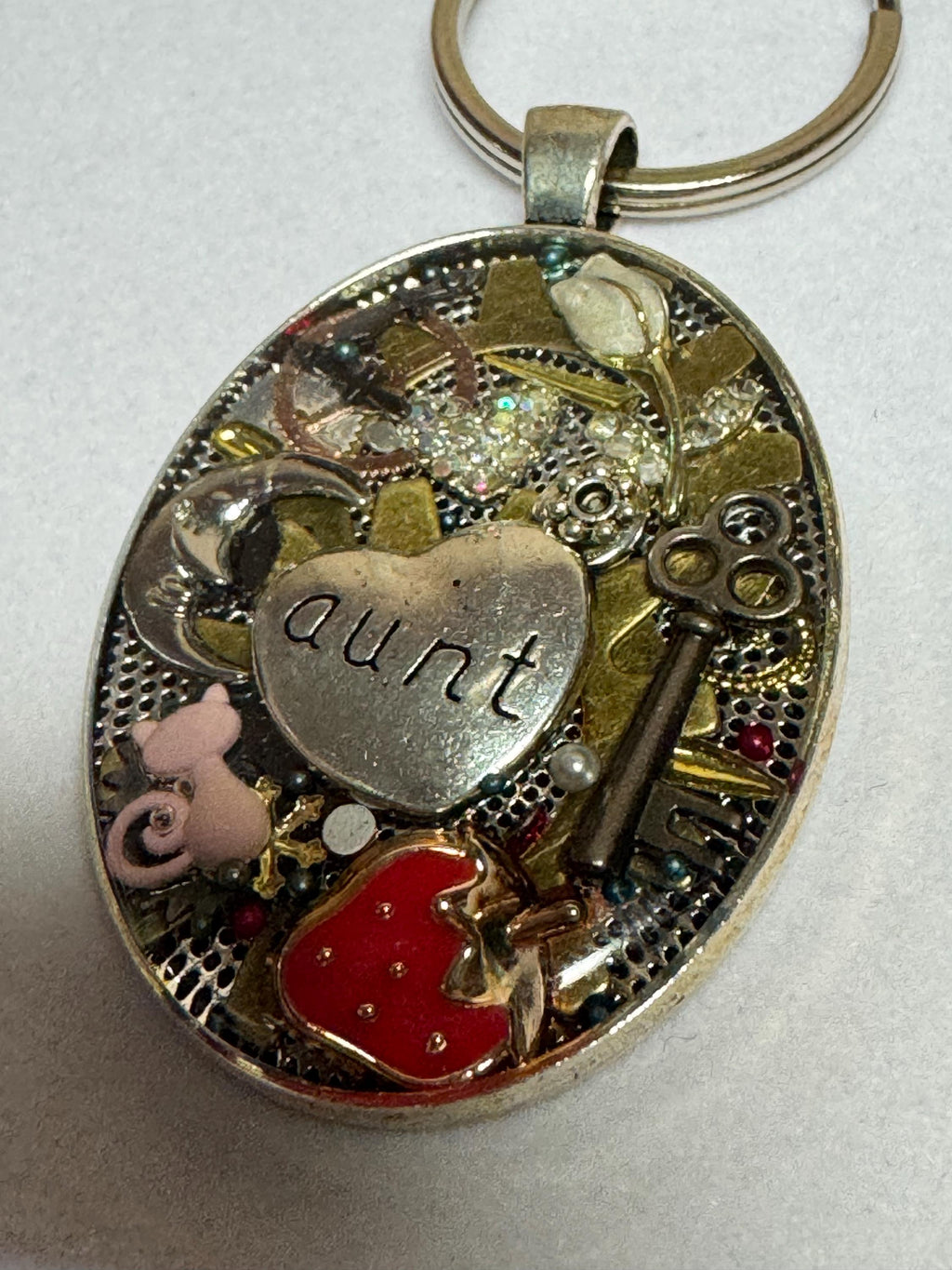 Oval "AUNT" Steampunk Keychain