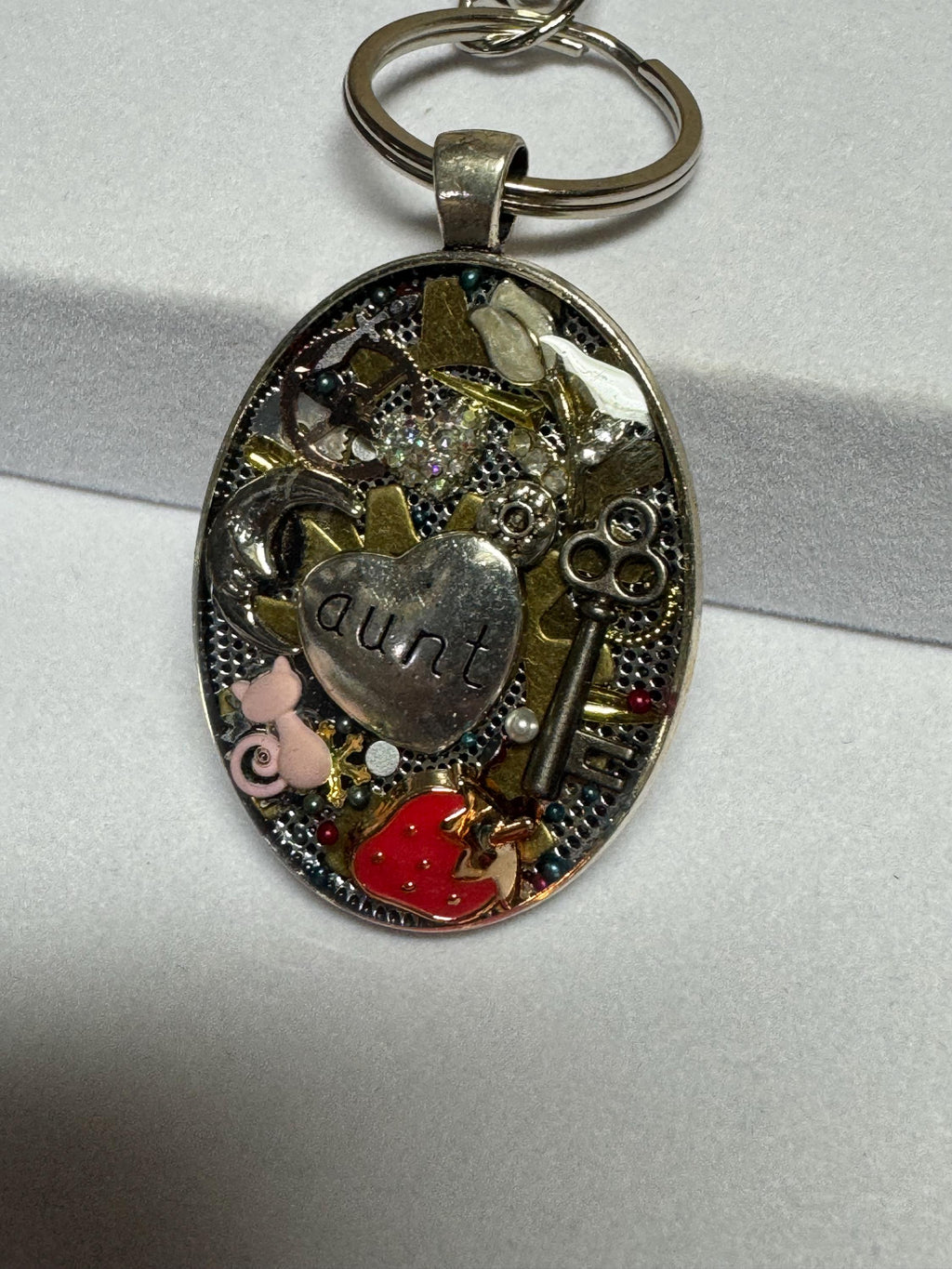 Oval "AUNT" Steampunk Keychain