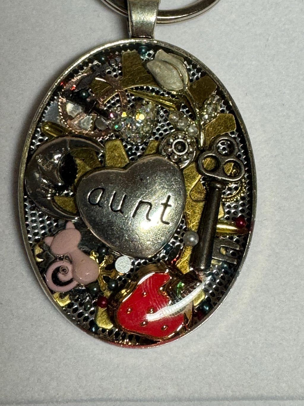 Oval "AUNT" Steampunk Keychain