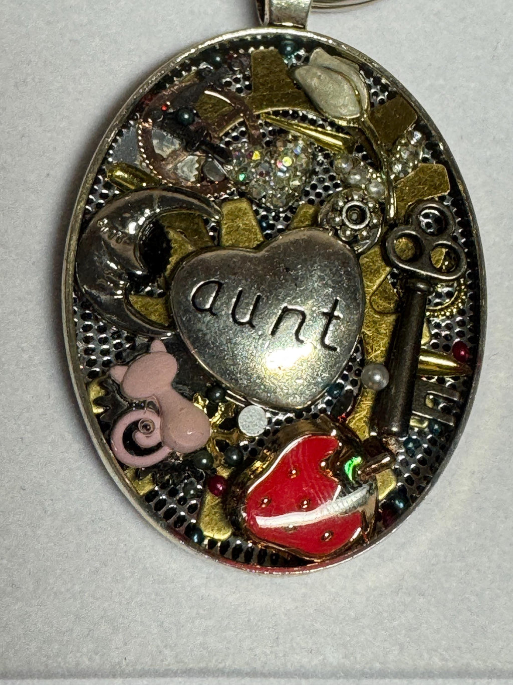Oval "AUNT" Steampunk Keychain