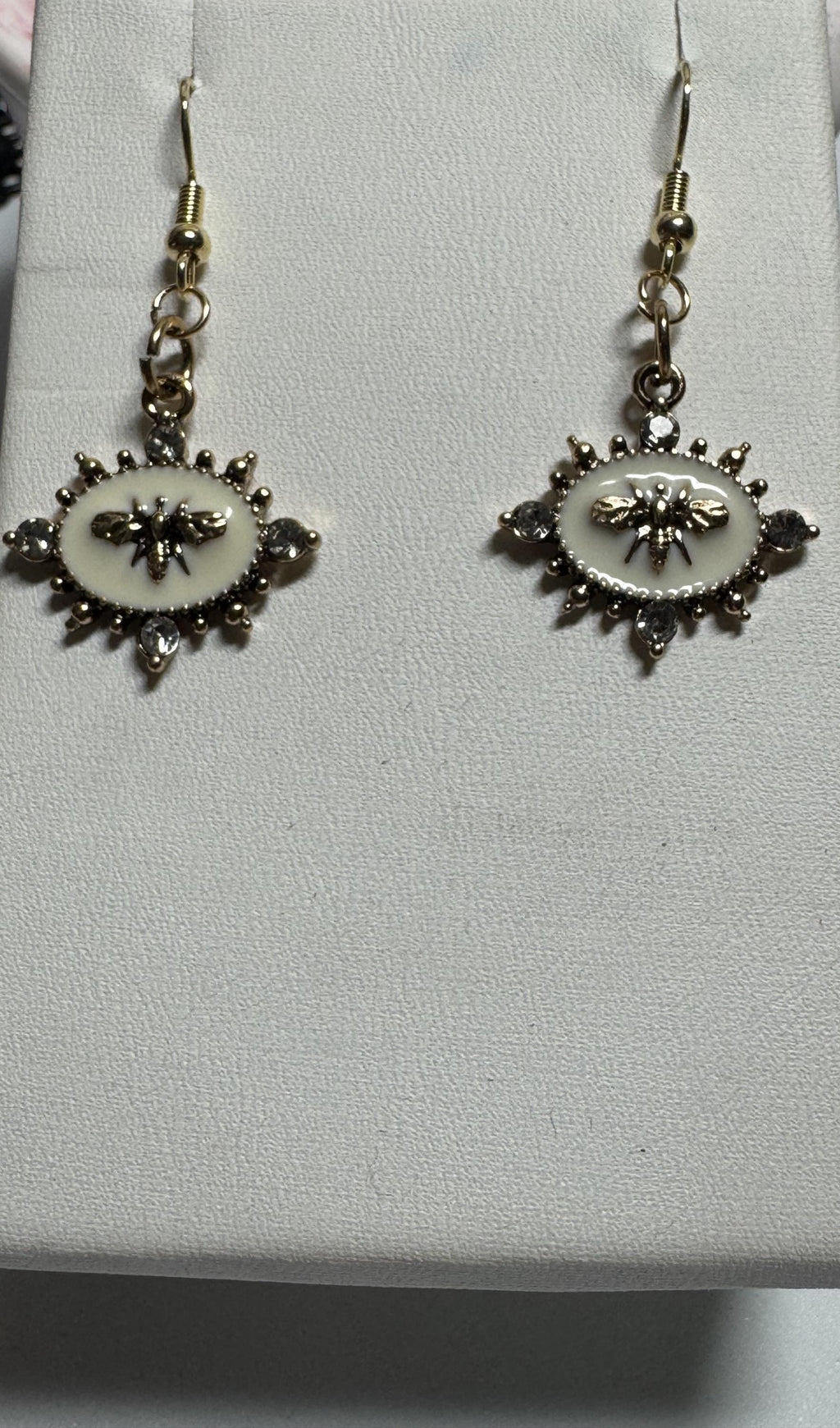 Gold Bees on white Vintage Look Earrings