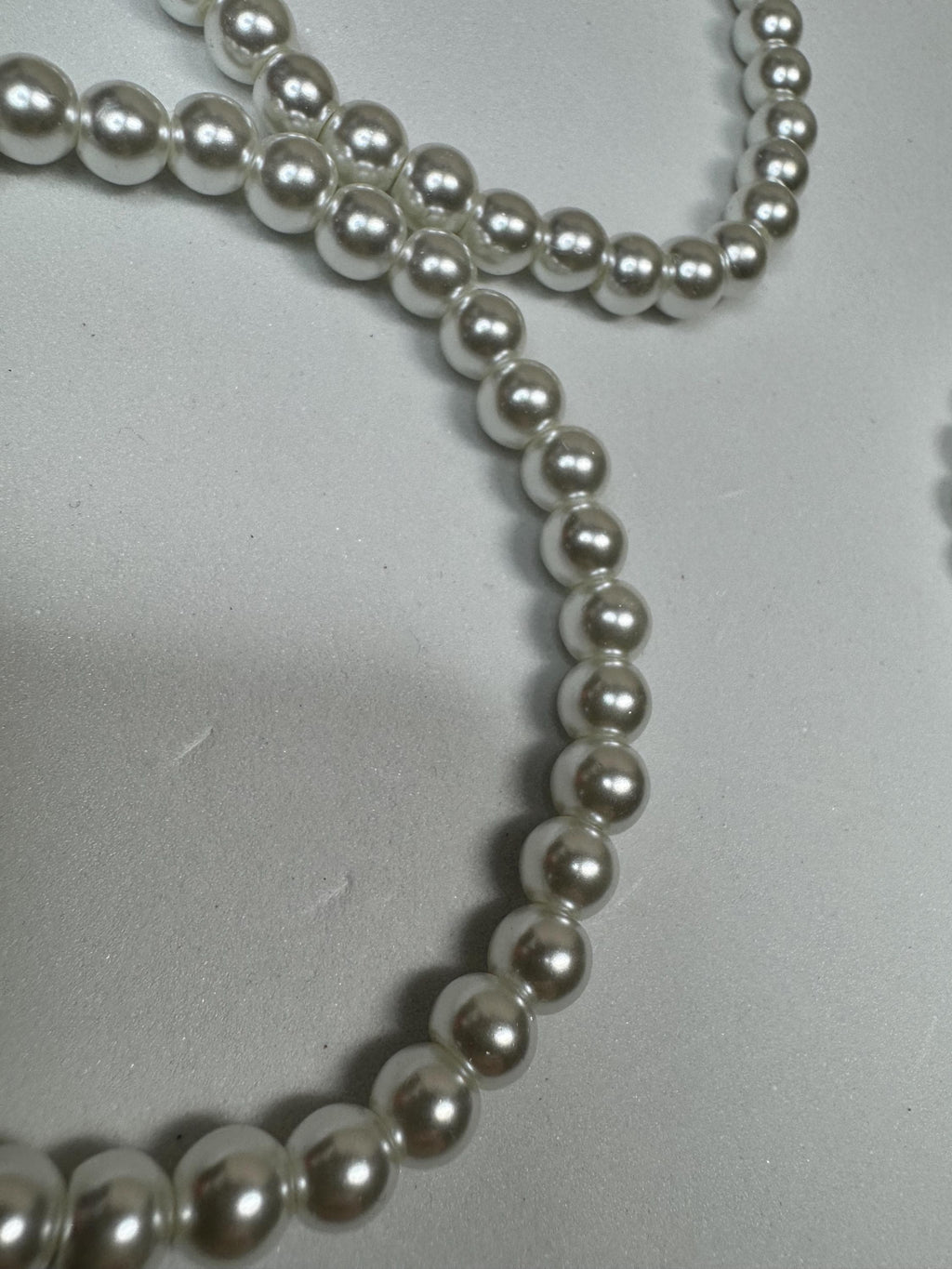White Fo Pearly Beaded Stretchy Bracelets
