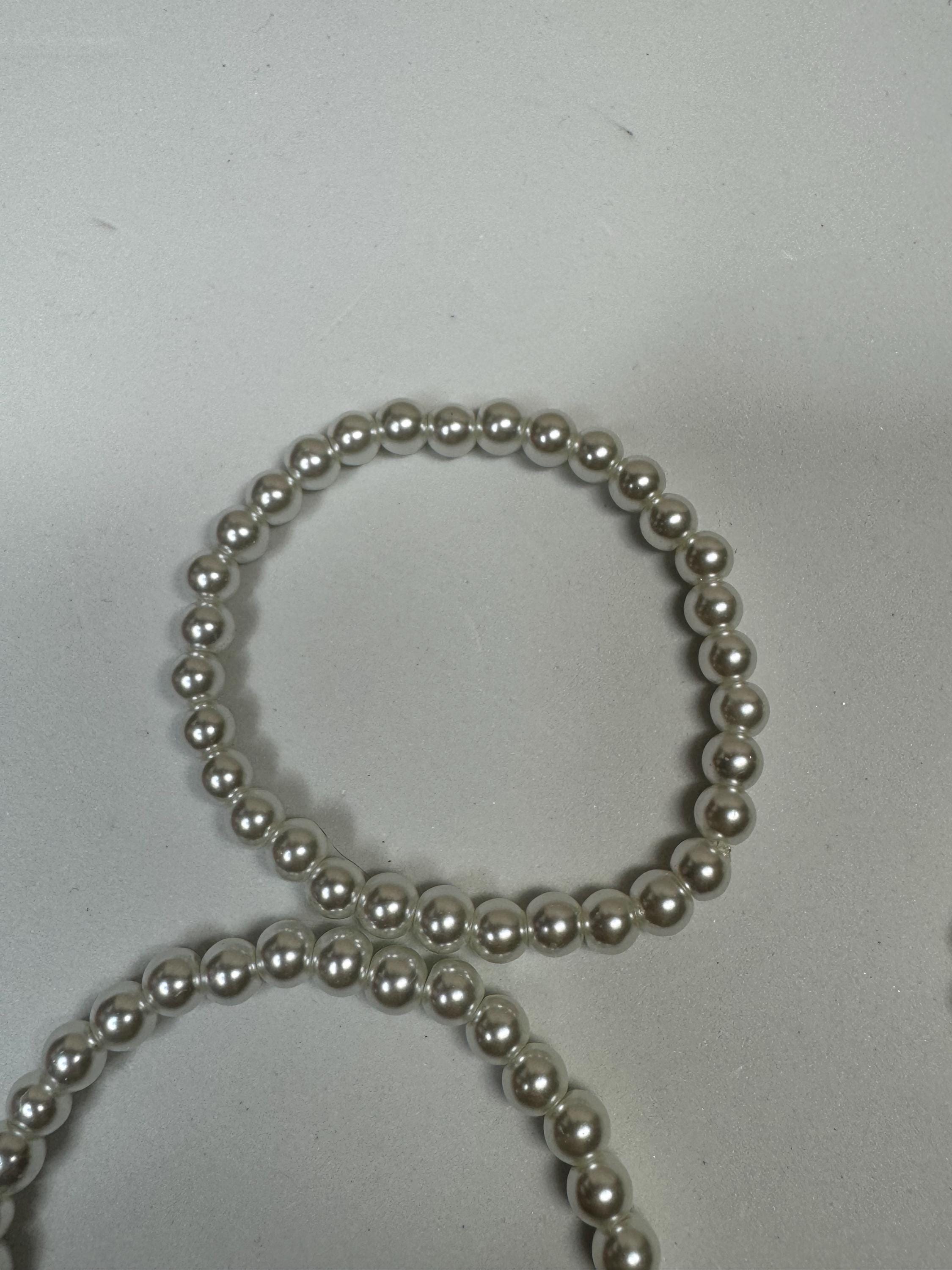 White Fo Pearly Beaded Stretchy Bracelets